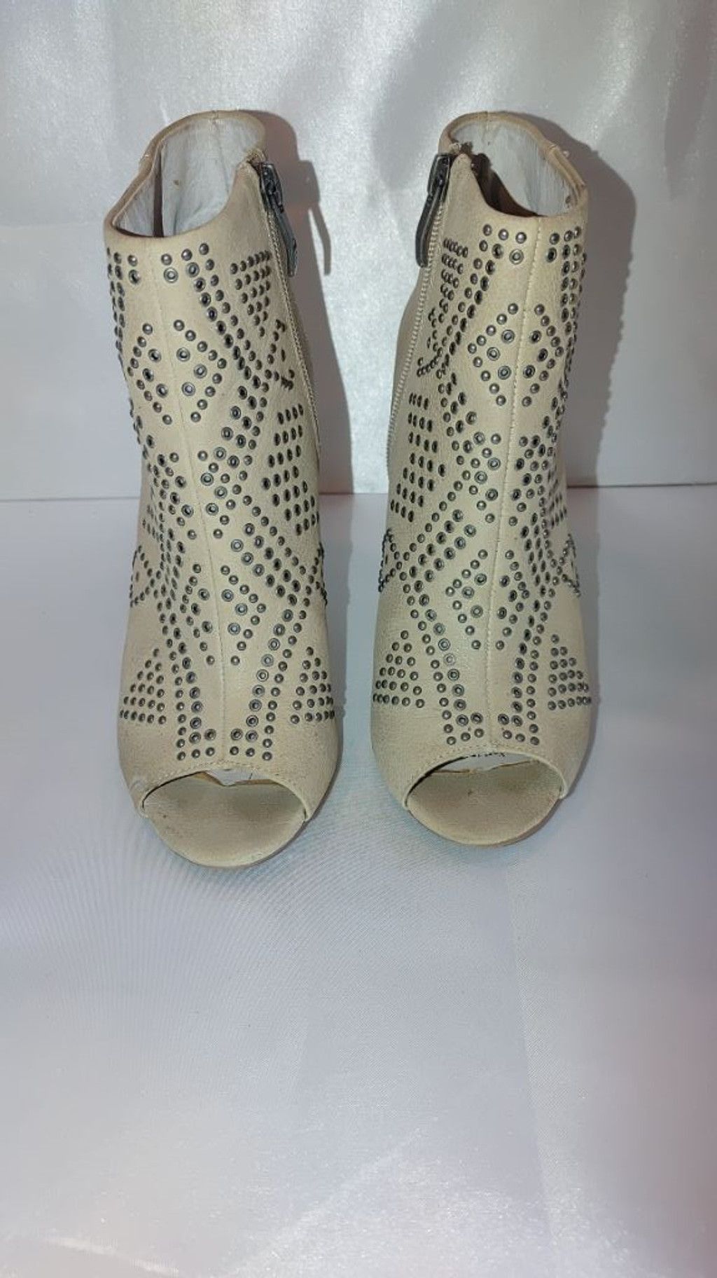 Vince Camuto Women's Vince Camuto Kanster Leather Peep Toe Booties Size 6 Size US 6 / IT 36 - 5 Thumbnail