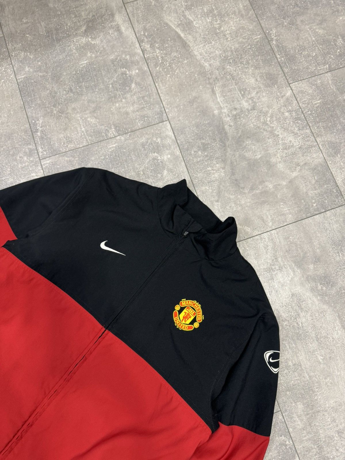 Nike Vintage 2009 Nike Manchester United Nylon Jacket Track Top Size US M / EU 48-50 / 2 - 2 Thumbnail