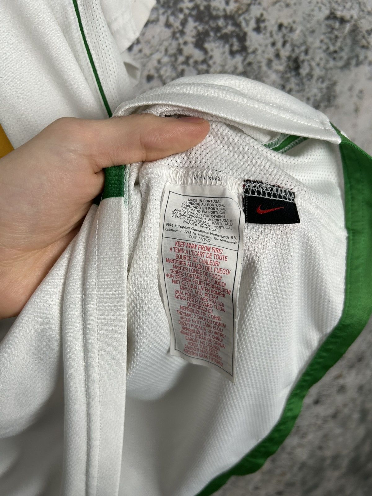 Nike Vintage Nike Celtic Glasgow Soccer Jersey Football Size US L / EU 52-54 / 3 - 8 Thumbnail