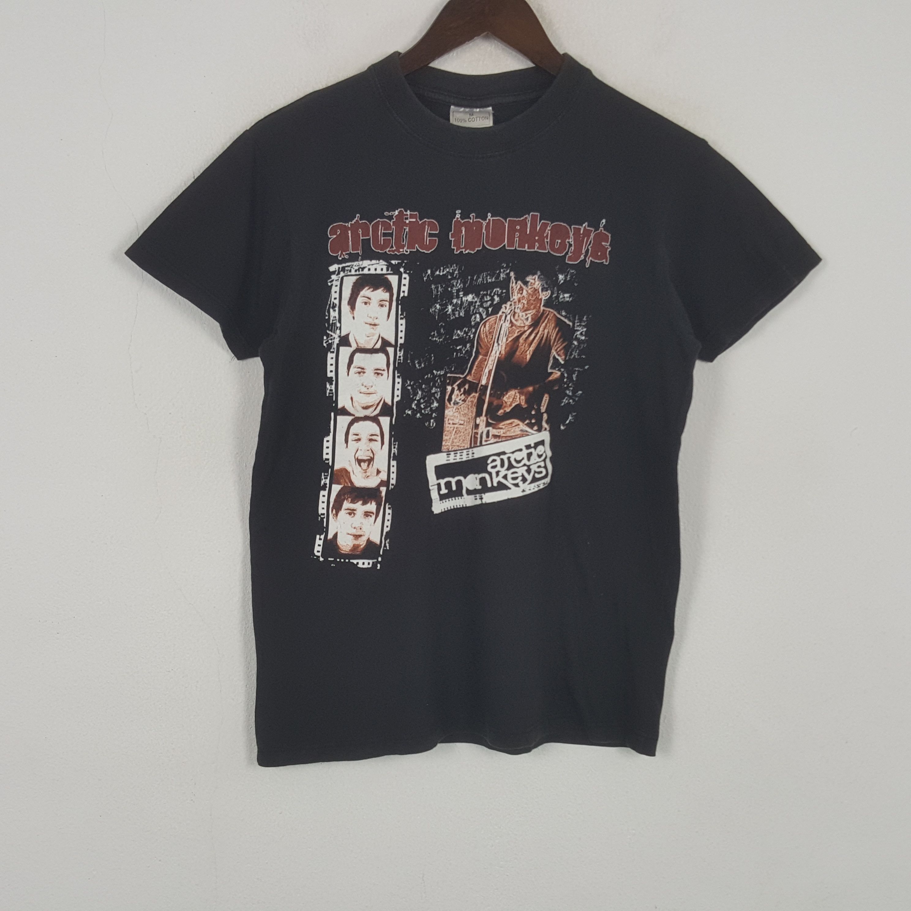Band Tees Vintage Arctic Monkeys American Rock Band Tshirt Size US S / EU 44-46 / 1 - 1 Thumbnail