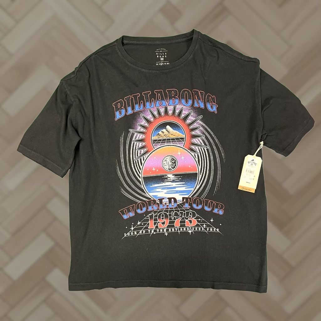 Billabong VINTAGE Billabong Shirt Womens Vary Black Women World Tour Graphic Print Tee S01 Size XS / US 0-2 / IT 36-38 - 1 Thumbnail