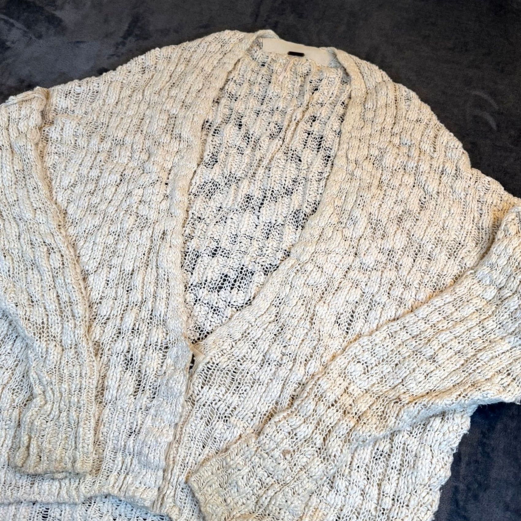 Free People VINTAGE Free People Cardigan Shirt Womens Small Oversized Knit Open-V Neck Ivory Long Sleeve Casual/Travel Knit Style Size S / US 4 / IT 40 - 2 Thumbnail