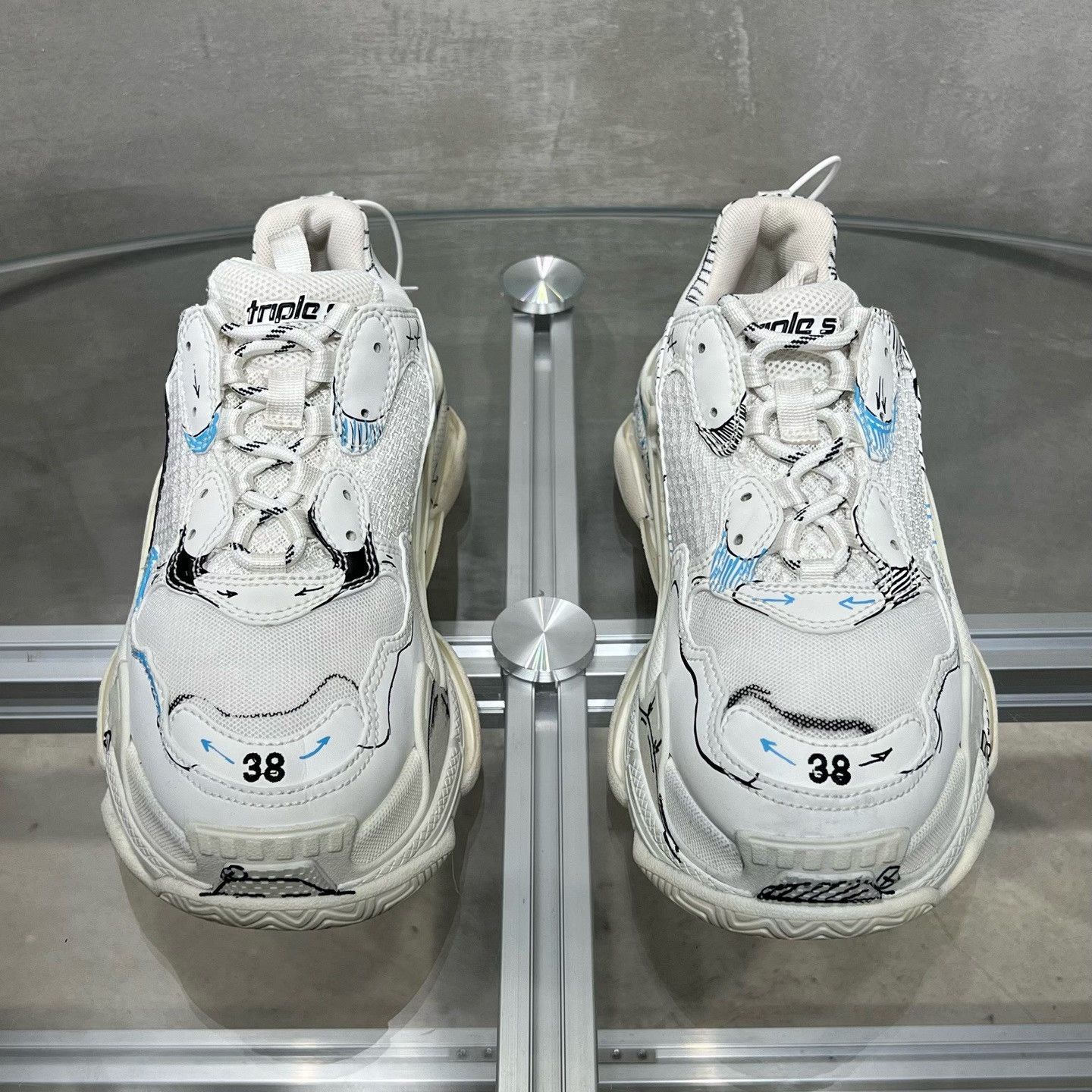Balenciaga Balenciaga Graphic White Lowtop Sneakers it_38 Women Size US 8 / IT 38 - 1 Thumbnail