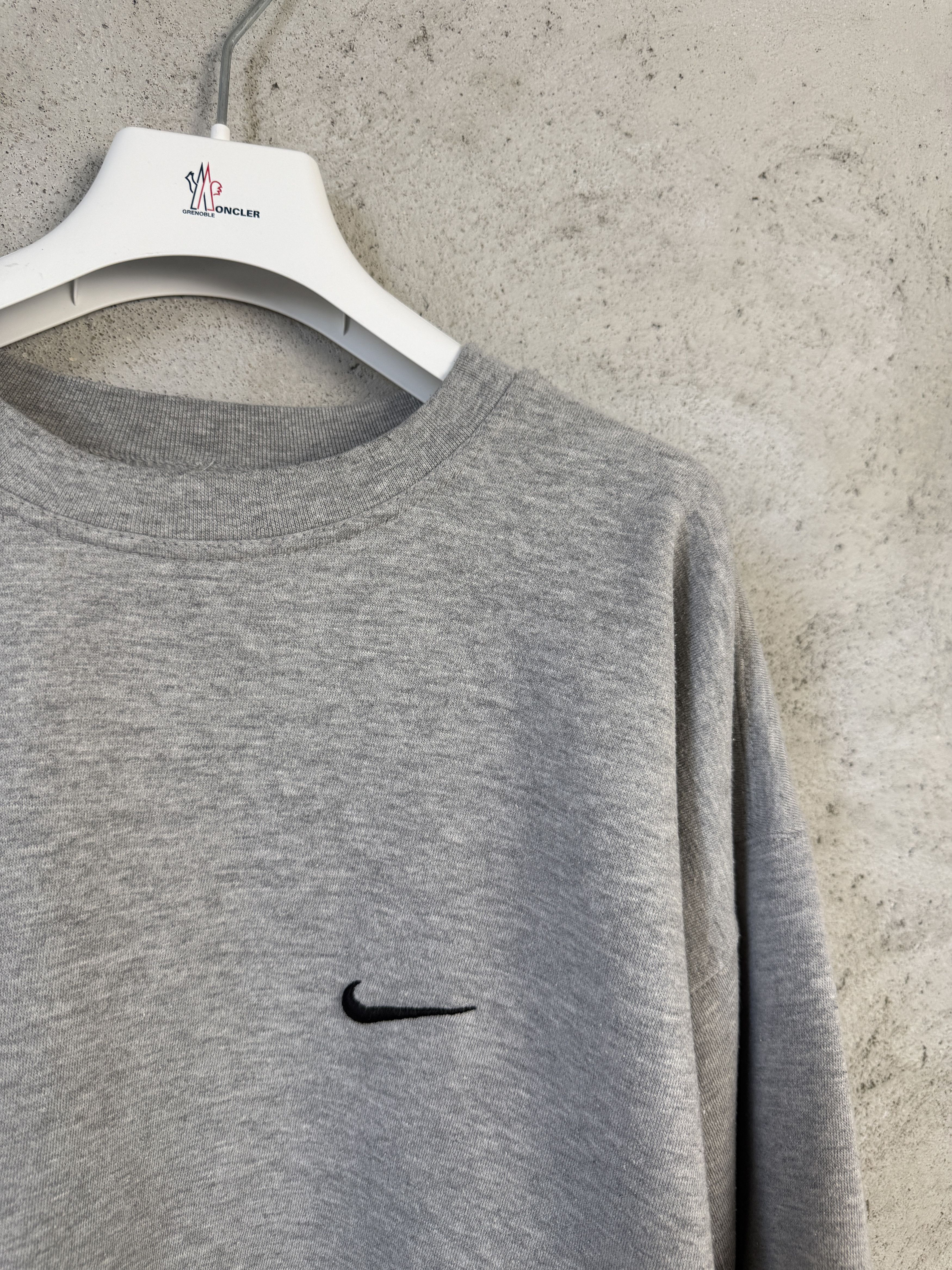 Nike Nike small swoosh sweatshirt crewneck 90s boxy Size US XL / EU 56 / 4 - 2 Thumbnail