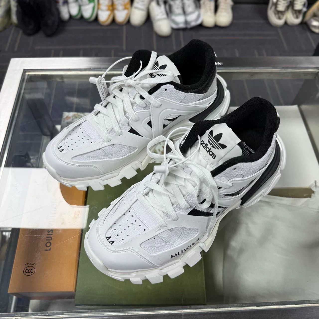 Balenciaga Balenciaga x Adidas Track Size US 10 / EU 43 - 1 Thumbnail