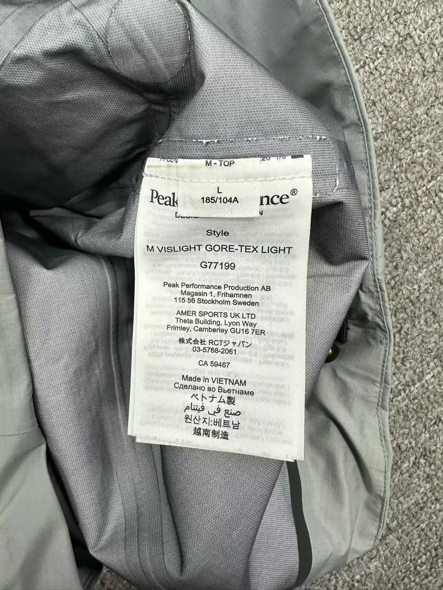 Peak Performance Peak Performance Color-Blocked Tech L WornOnce Size US L / EU 52-54 / 3 - 3 Thumbnail