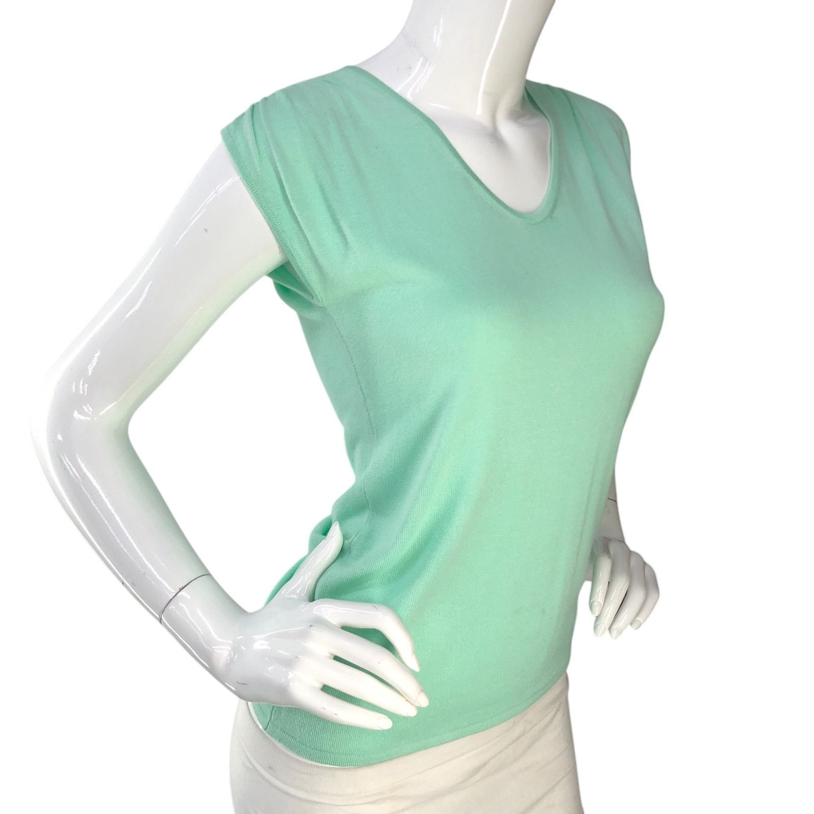 Lilly Pulitzer Lilly Pulitzer Size XS T Shirt Top Tie Back V Neck TINY FLAW Size XS / US 0-2 / IT 36-38 - 10 Thumbnail