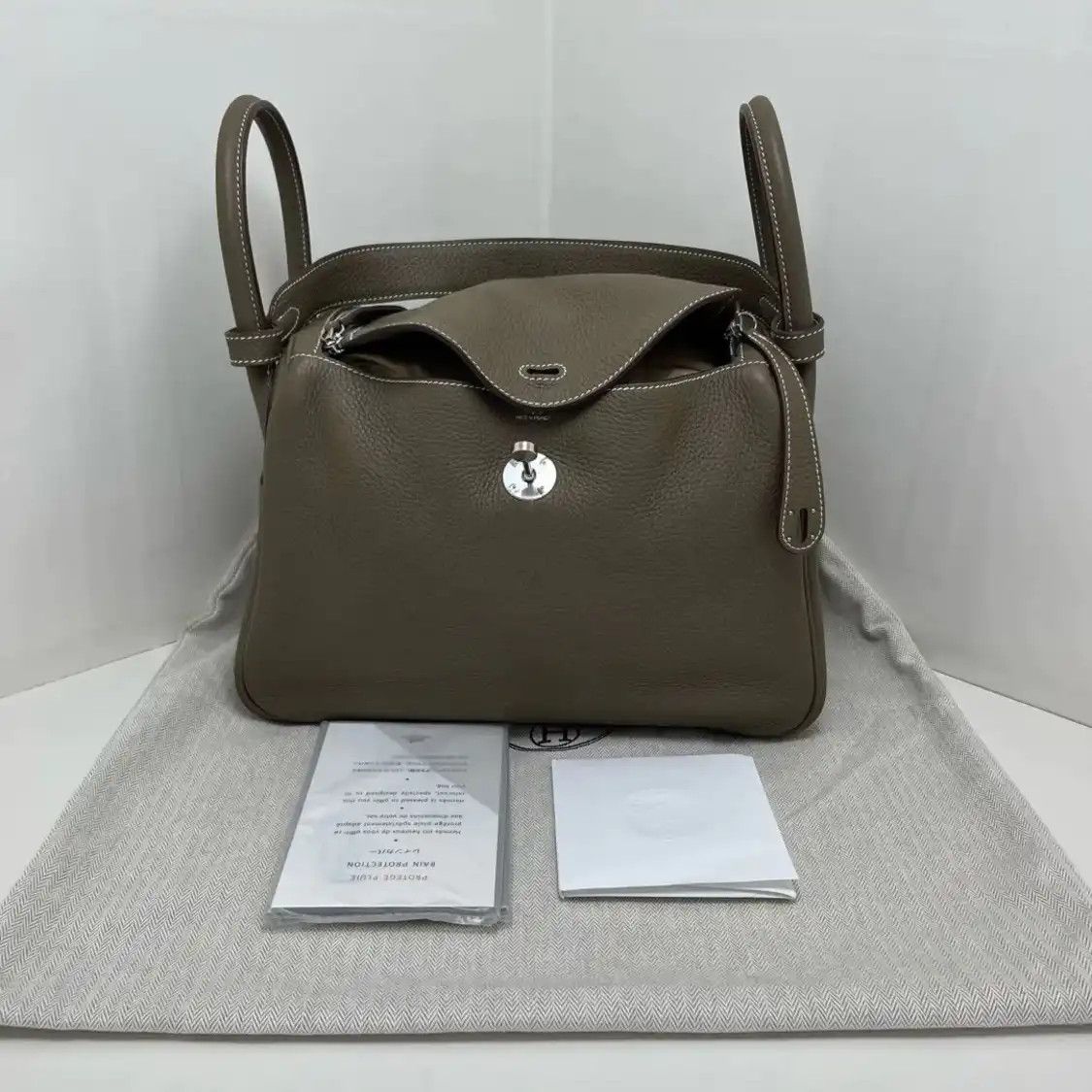 Hermes Hermes Lindy 30 Etoupe Clemence cowhide leather Lindy bag handbag silver hardwar Size ONE SIZE - 1 Thumbnail