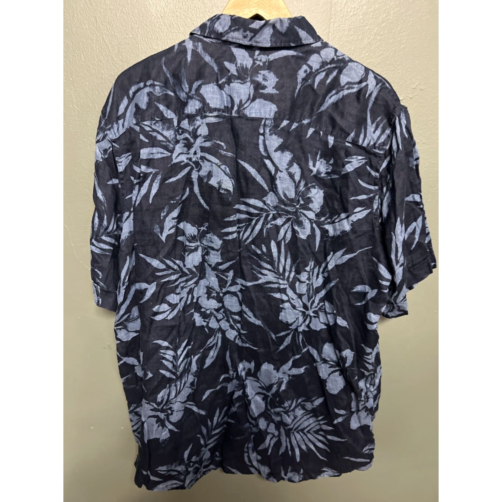 Vintage VINTAGE Claiborne Linen Hawaiian Button-Down Floral Multi Blue Shirt Mens Size L Size US L / EU 52-54 / 3 - 3 Thumbnail