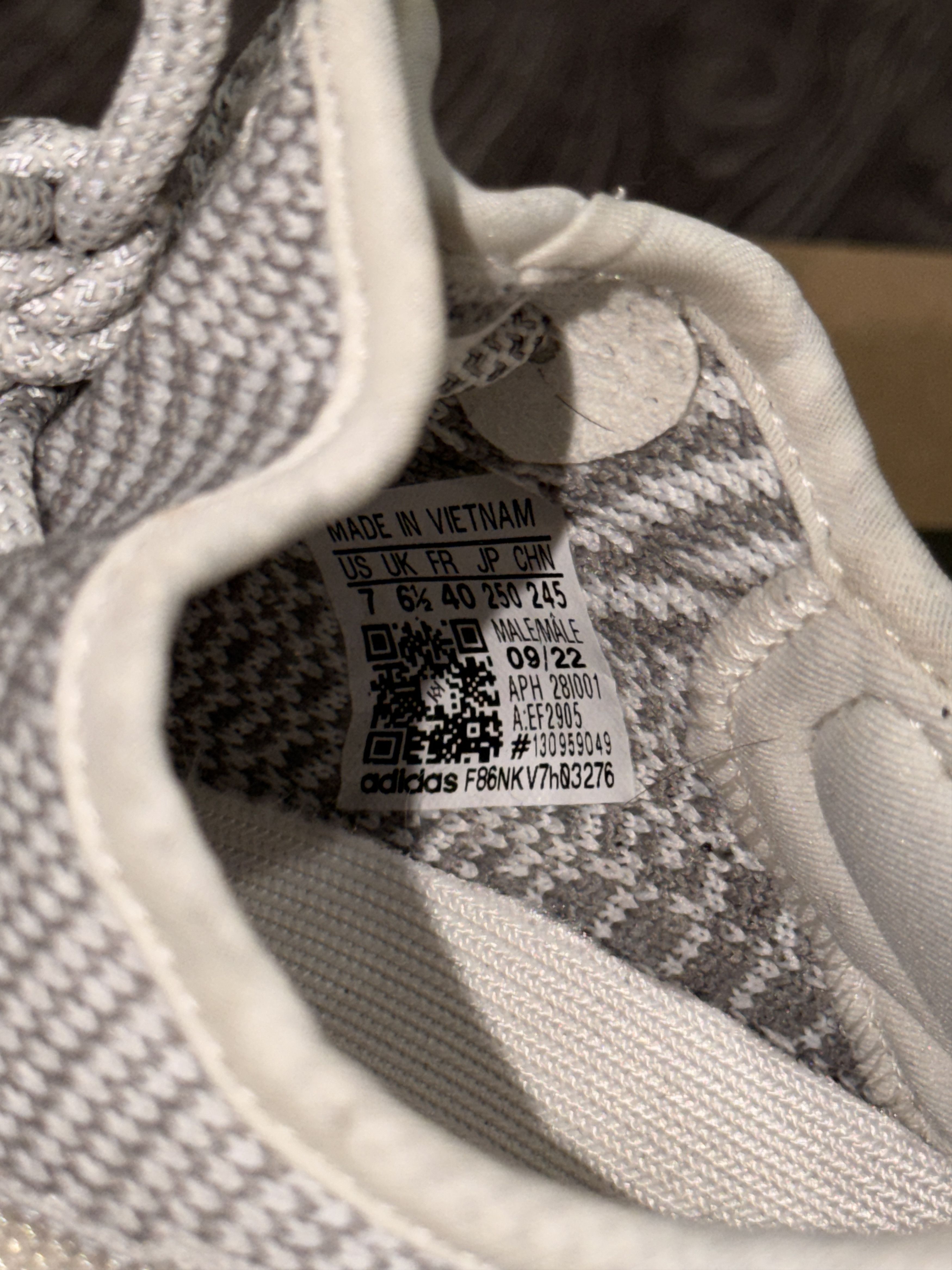 Yeezy yeezy 350 V2 bone Size US 7 / EU 40 - 5 Thumbnail