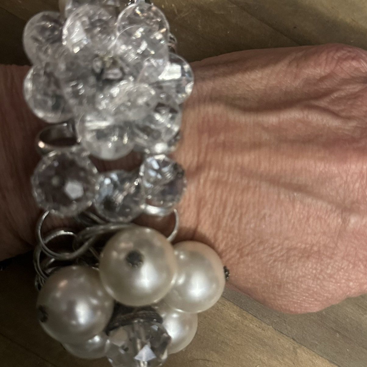 Other Chunky clear bead and pearl flower bracelet Size ONE SIZE - 7 Thumbnail