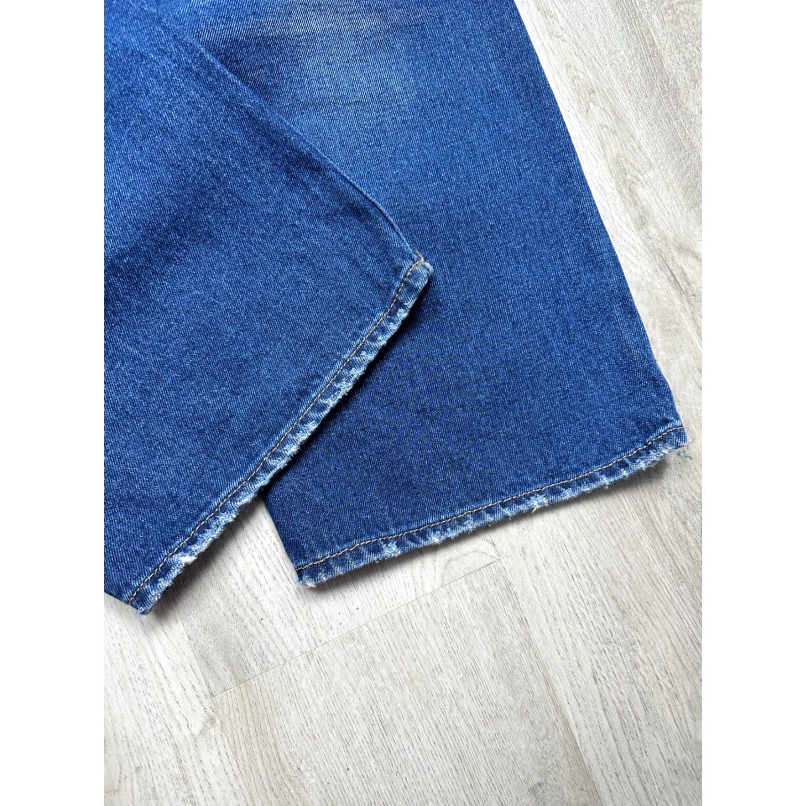 Tommy Hilfiger VINTAGE Tommy Hilfiger Jeans Mens Denim Pants Looney Tunes Size 36 Blue Hip Hop Straight 34in Inseam 36x34 Mens Size US 36 / EU 52 - 4 Thumbnail