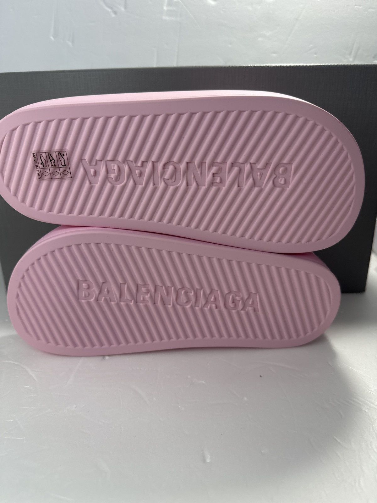 Balenciaga Balenciaga WOMEN'S CHUNKY SLIDE SANDAL Size US 7 / IT 37 - 12 Thumbnail