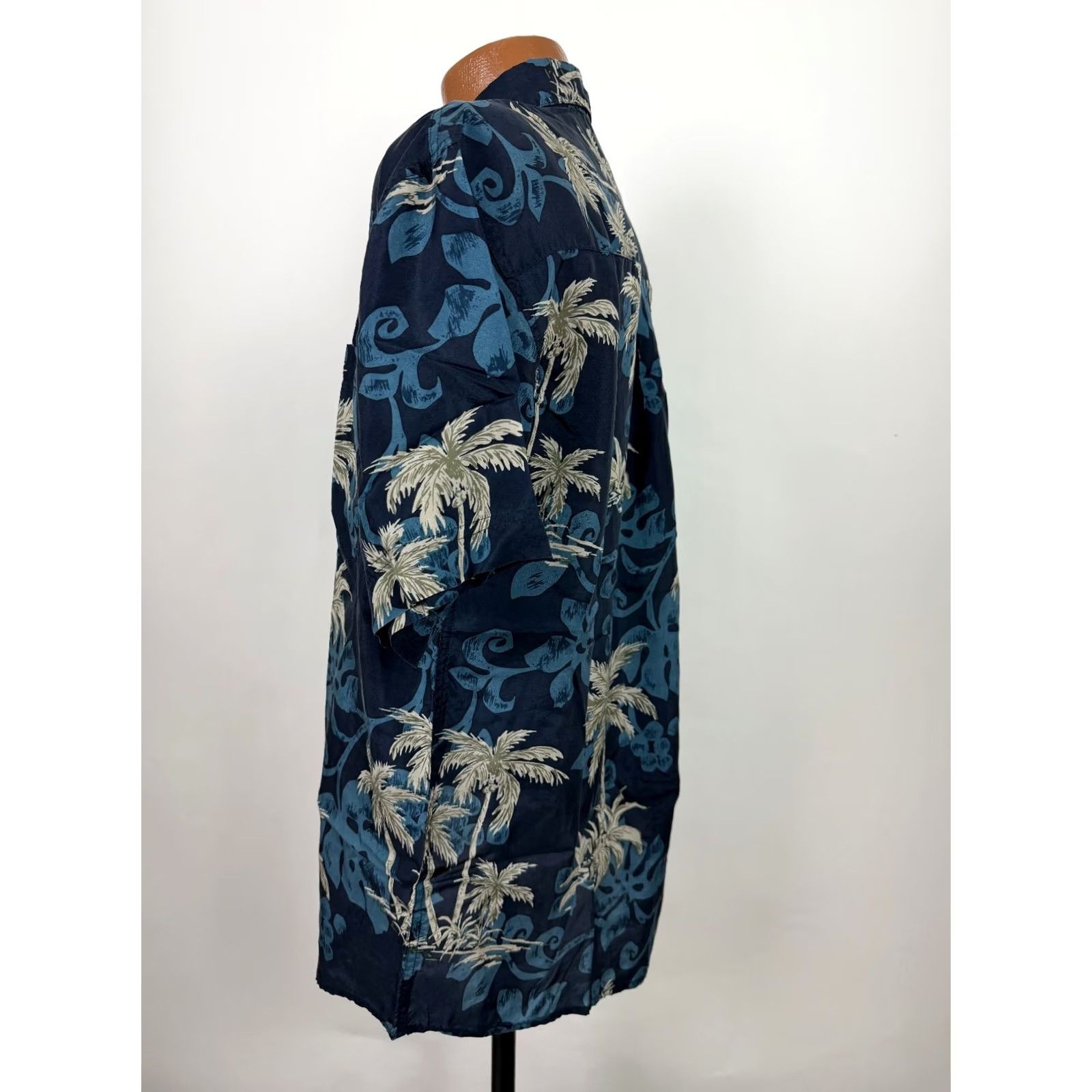 Vintage VINTAGE 90s Summa Hawaiian Shirt Men S Oversized Floral Palm Tree Luau Navy Button-Up Shirt Size US S / EU 44-46 / 1 - 5 Thumbnail