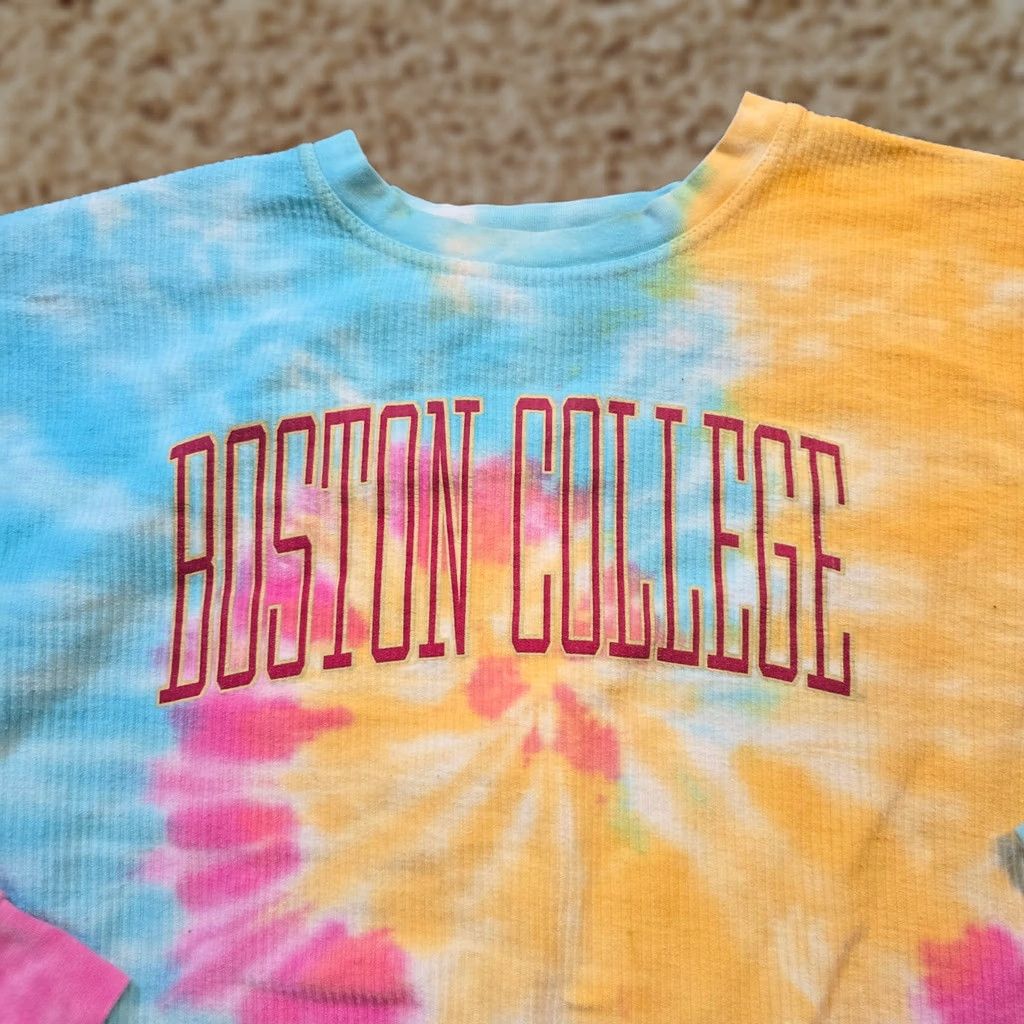 Vintage VINTAGE Boston College Sweatshirt Womens XL Blue Pink Tie Dye Crew Neck Casual Size XL / US 12-14 / IT 48-50 - 1 Thumbnail