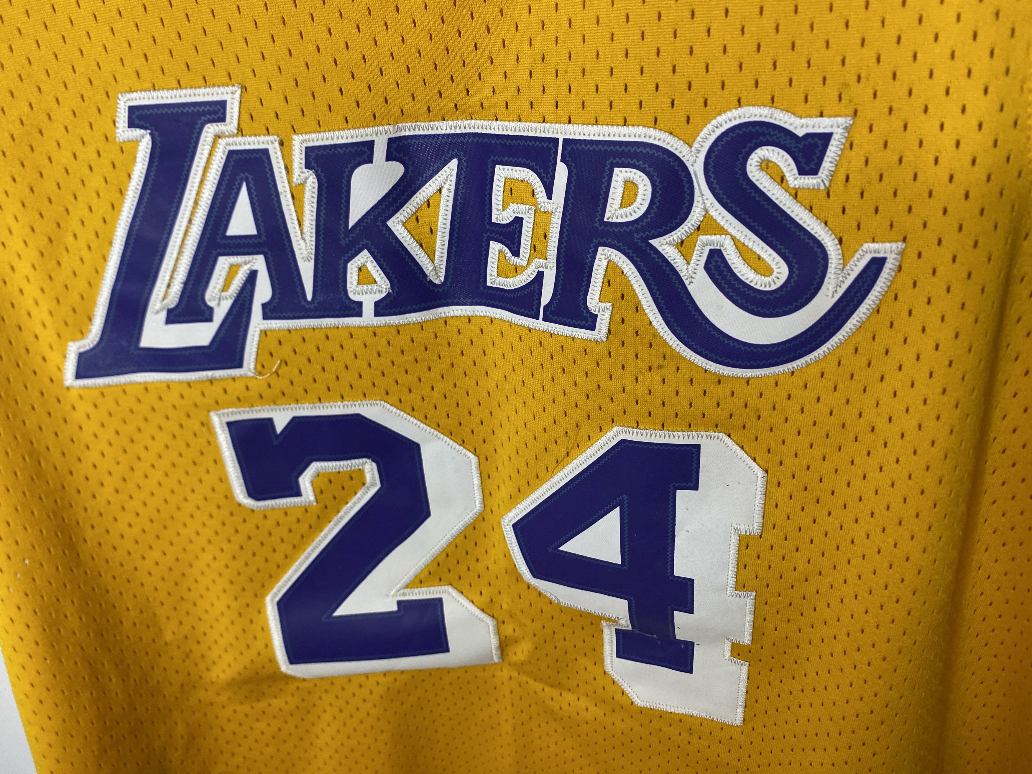 Adidas BRYANT #24 LOS ANGELES LAKERS NBA BASKETBALL SHIRT JERSEY Size US M / EU 48-50 / 2 - 4 Thumbnail