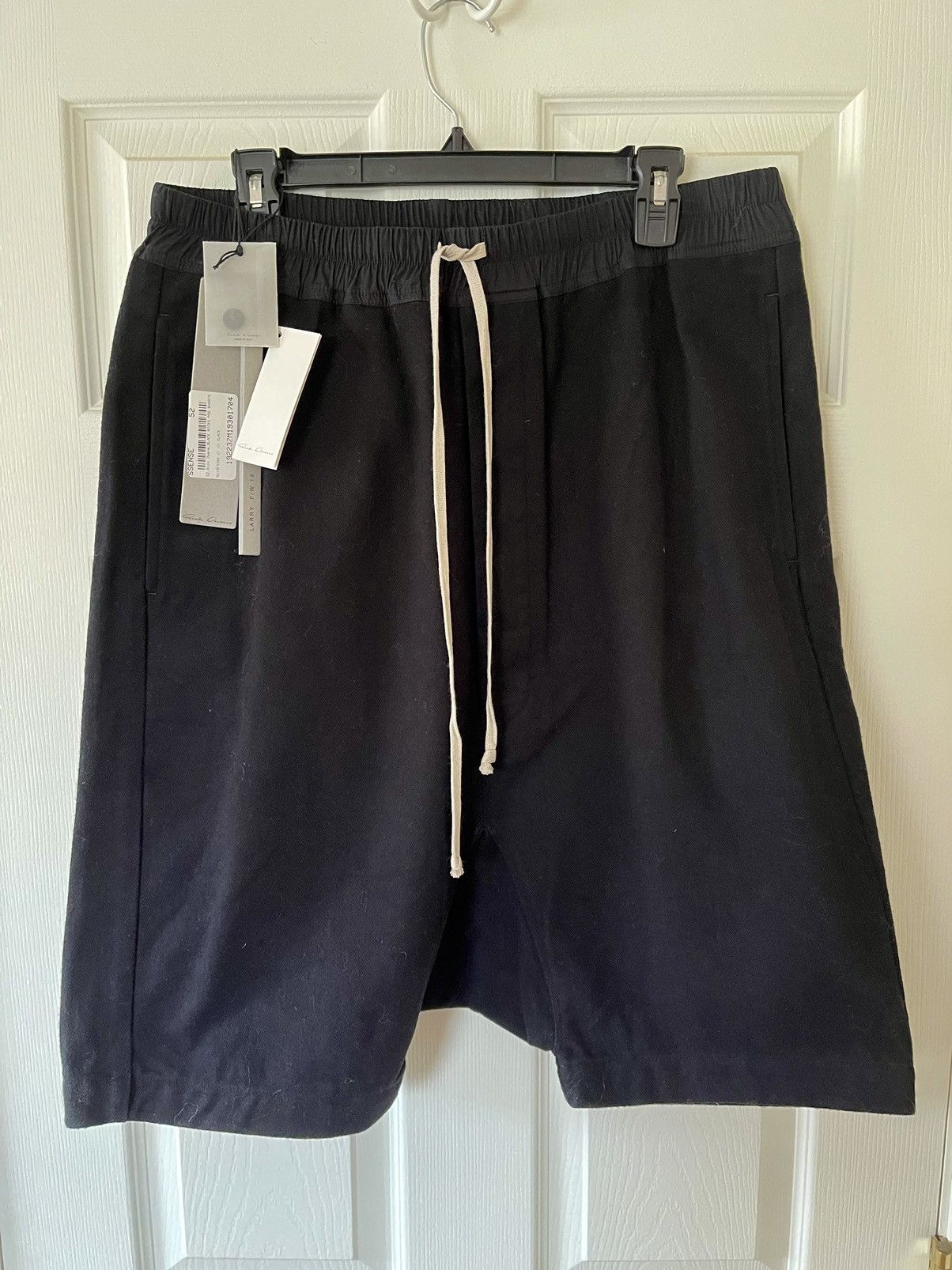 image of Rick Owens Black Rick’S Pod Shorts Fw19 Larry, Men's (Size 36)