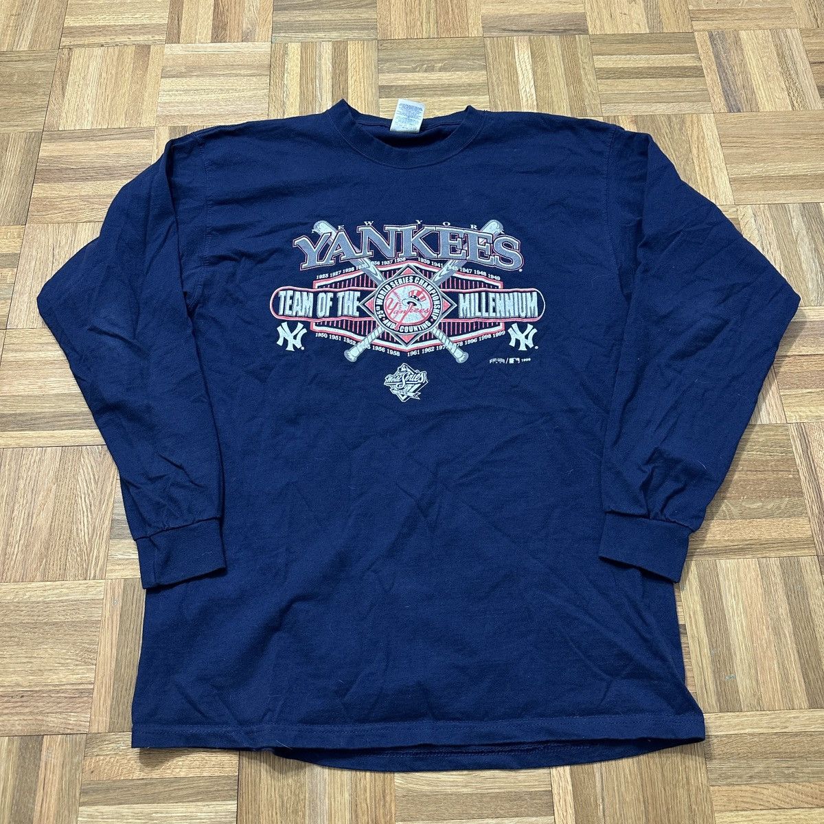 MLB Vintage New York Yankees 1999 World Series Champions tee Size US L / EU 52-54 / 3 - 1 Thumbnail