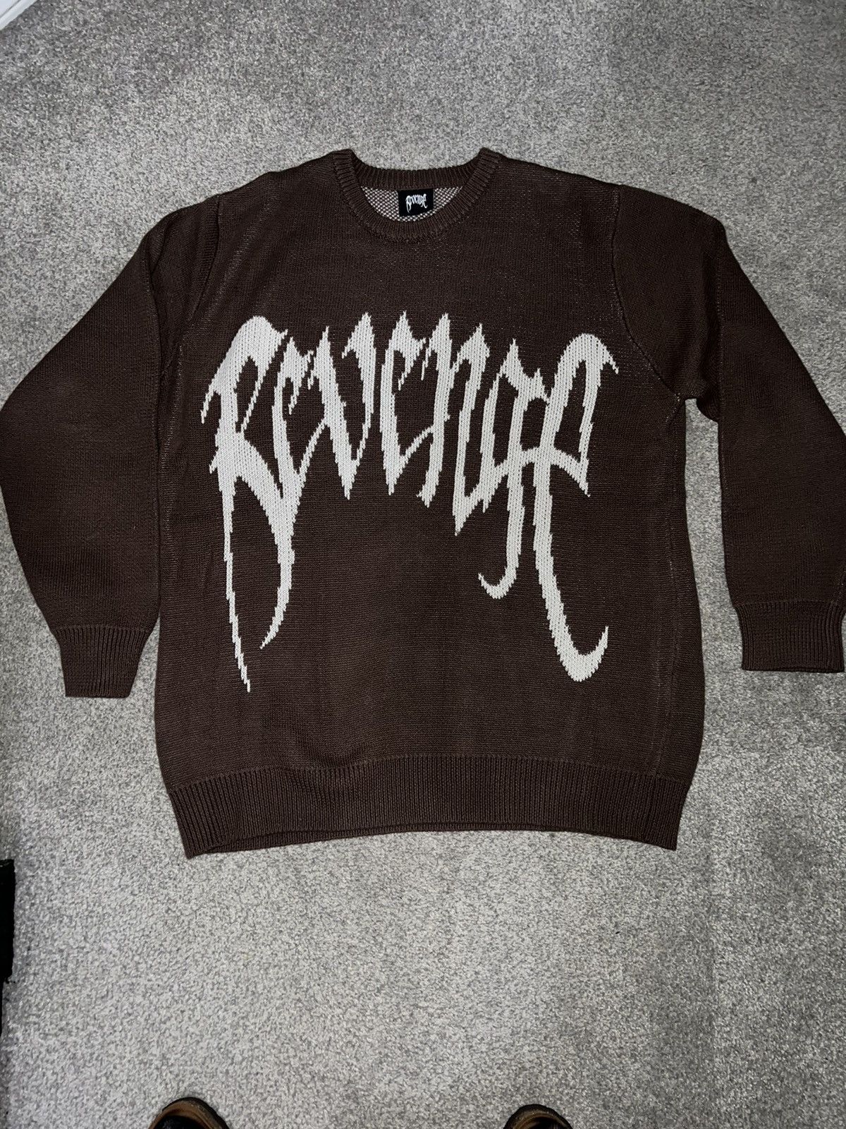 Revenge arch brown knit