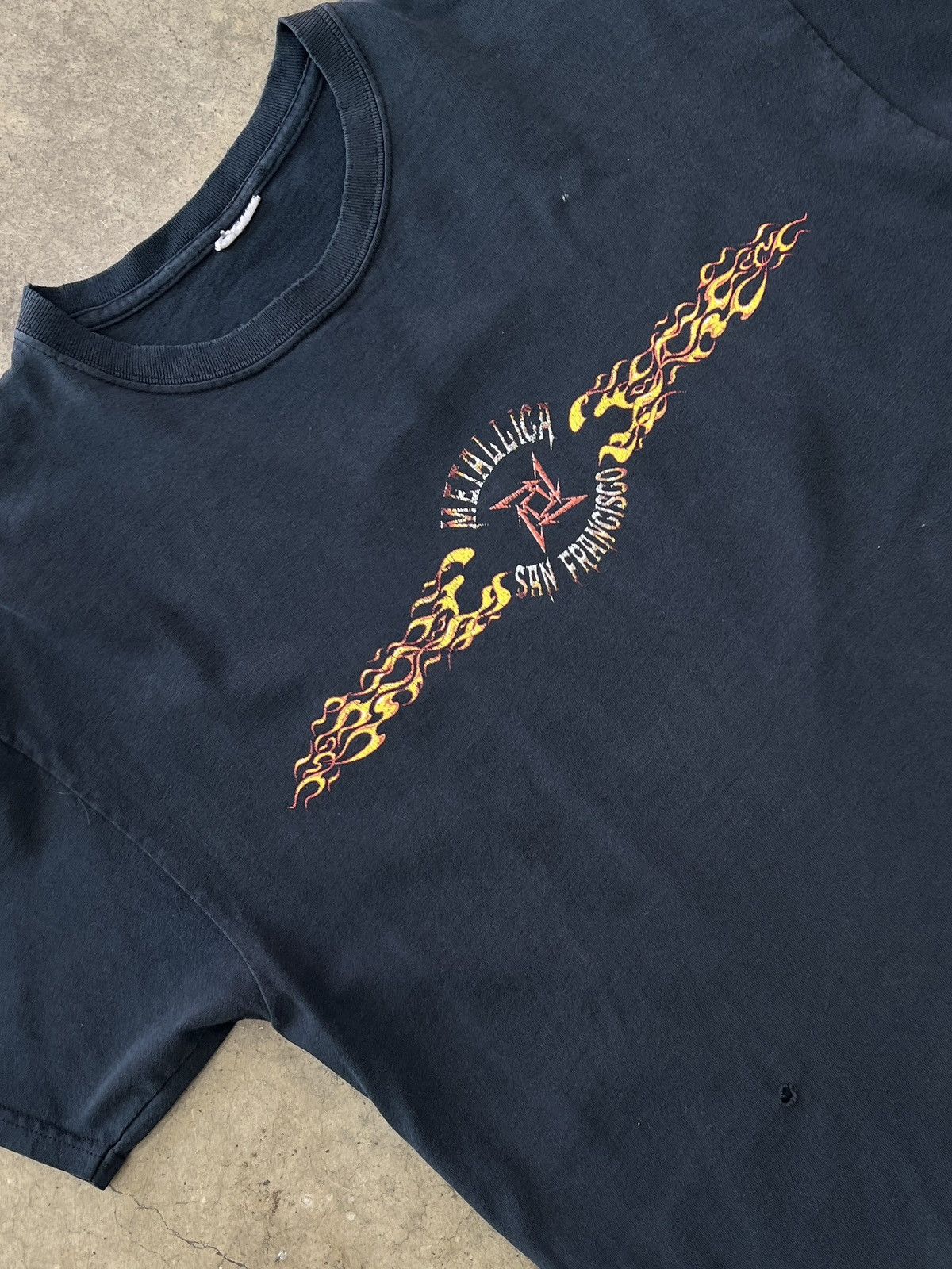 Band Tees Vintage 00s Metallica San Fransico Faded Flame Tee Large Size US L / EU 52-54 / 3 - 1 Thumbnail