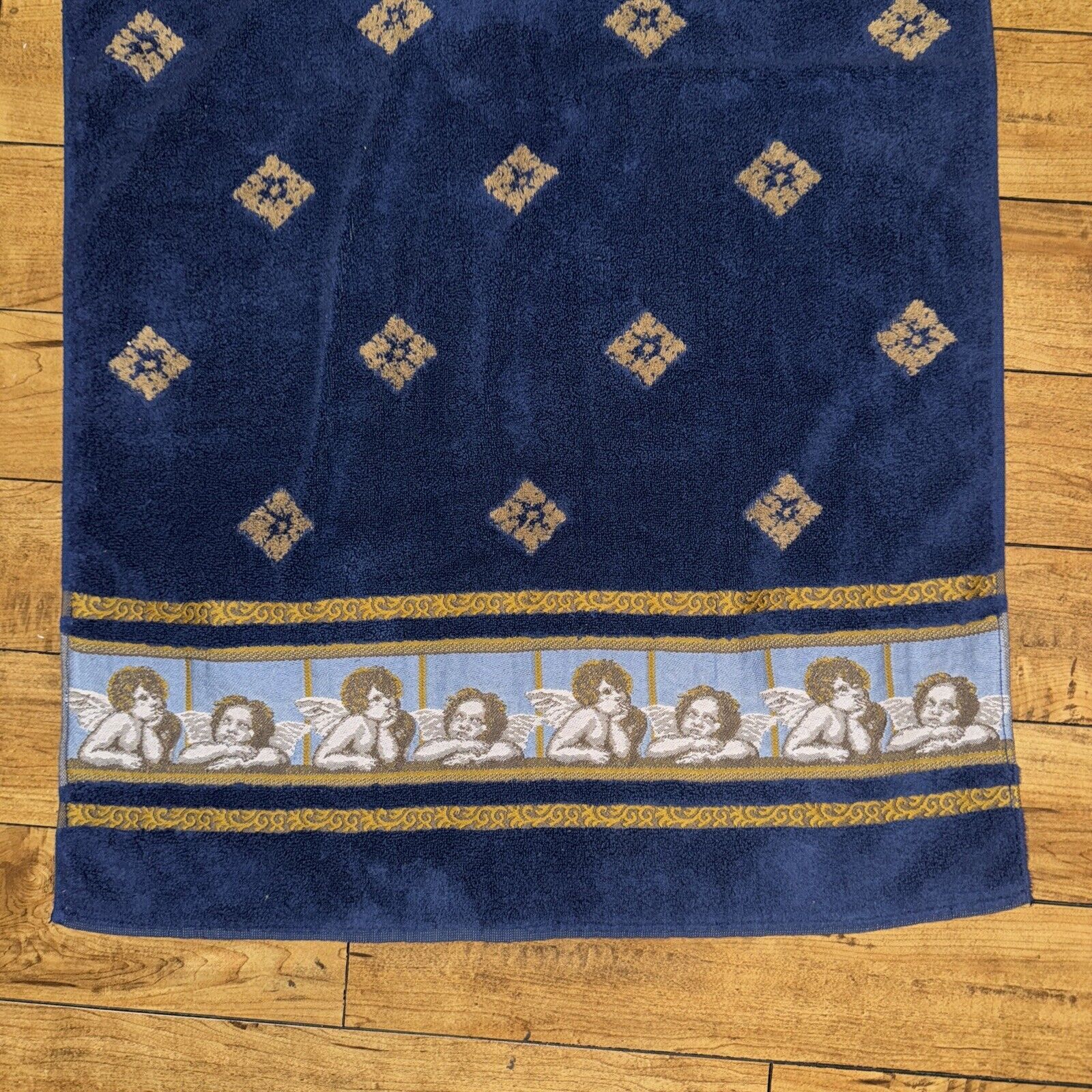Other Made In USA Home Trends Angels Sitting Towel 27x47 Size ONE SIZE - 2 Thumbnail