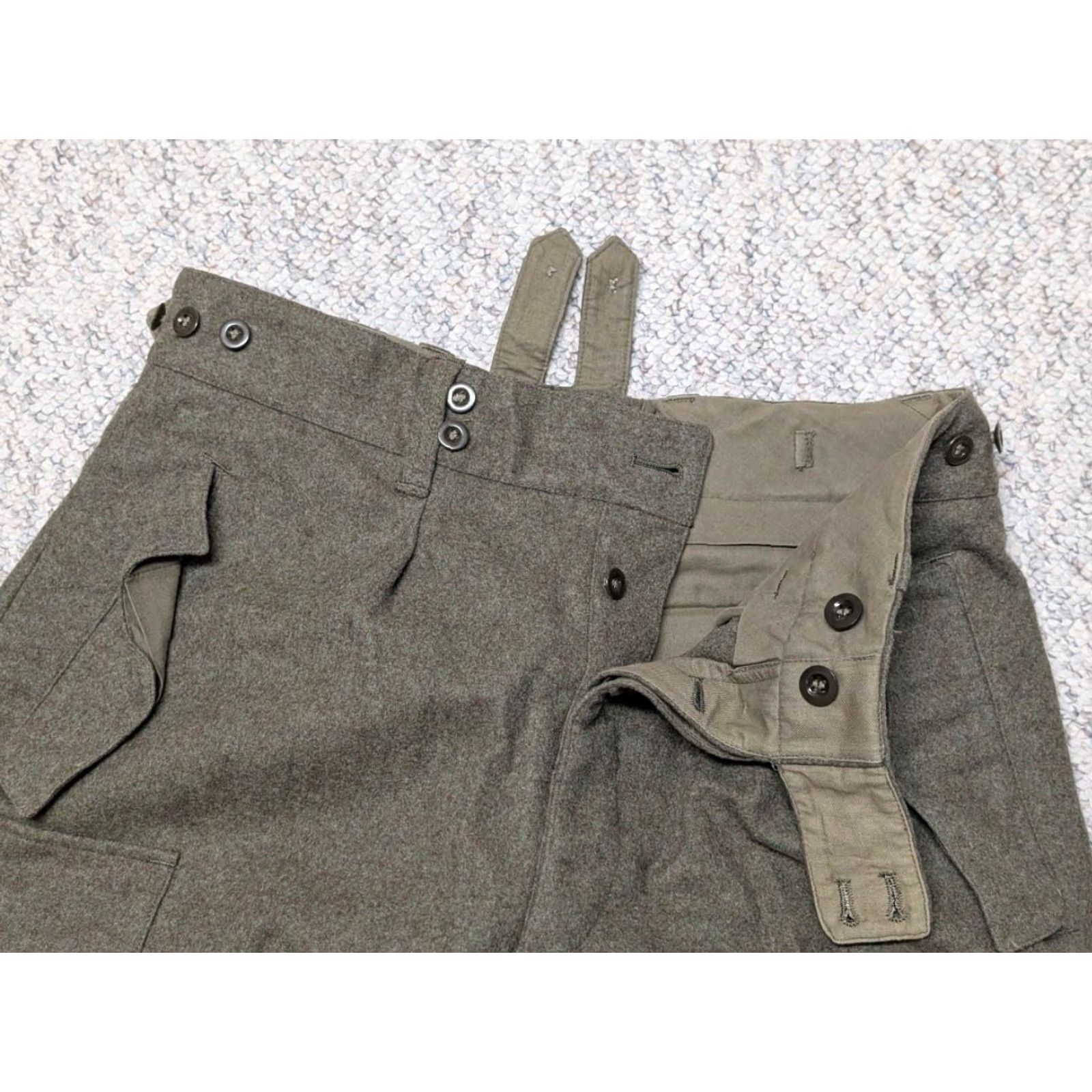 Vintage VINTAGE military thick wool ARMY pants TROUSERS 30x32 green CARGO Germany Mens Wool Cargo 30x32 Green 1940s? Size US 30 / EU 46 - 7 Thumbnail