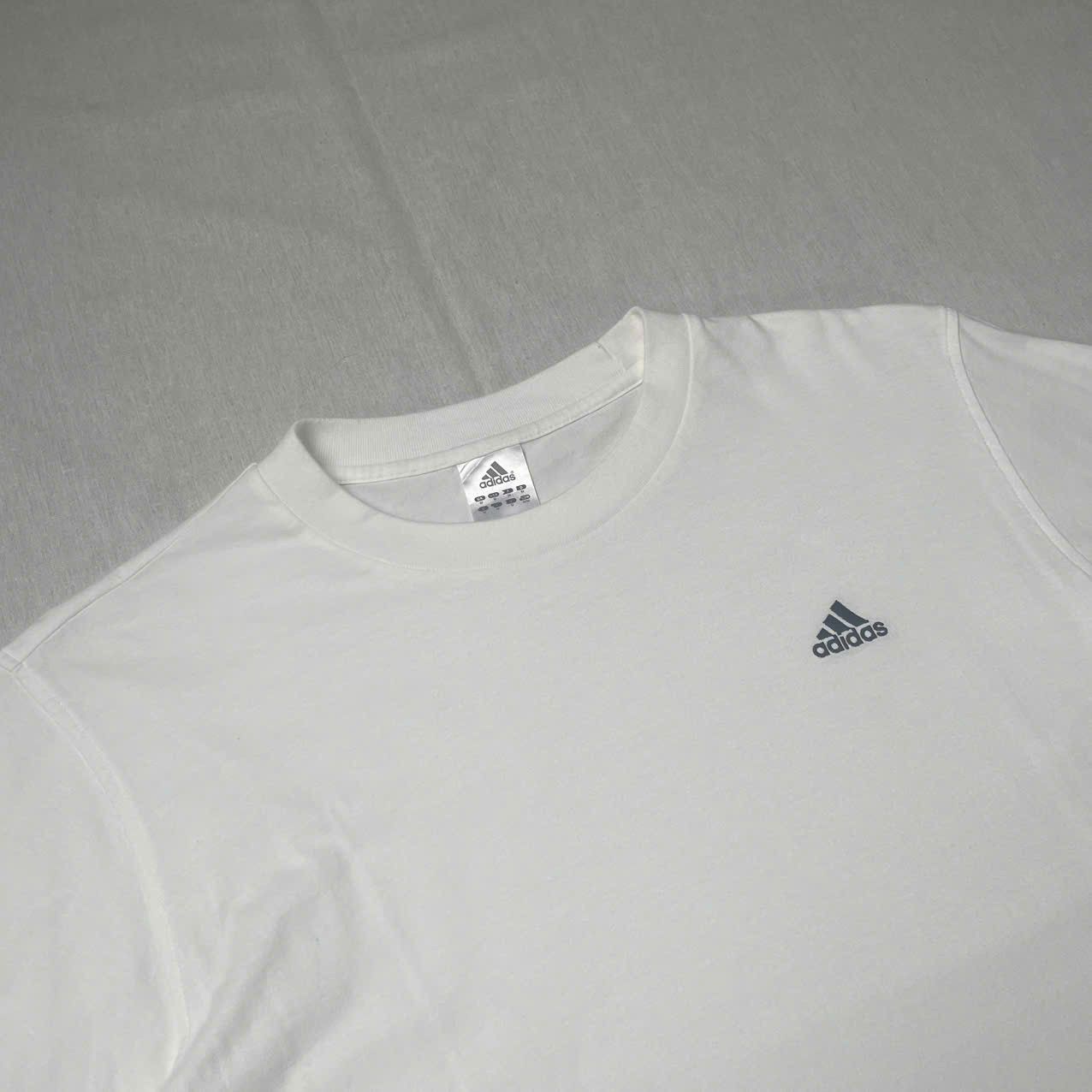 Adidas Adidas boxy shirt in white Size US S / EU 44-46 / 1 - 2 Thumbnail