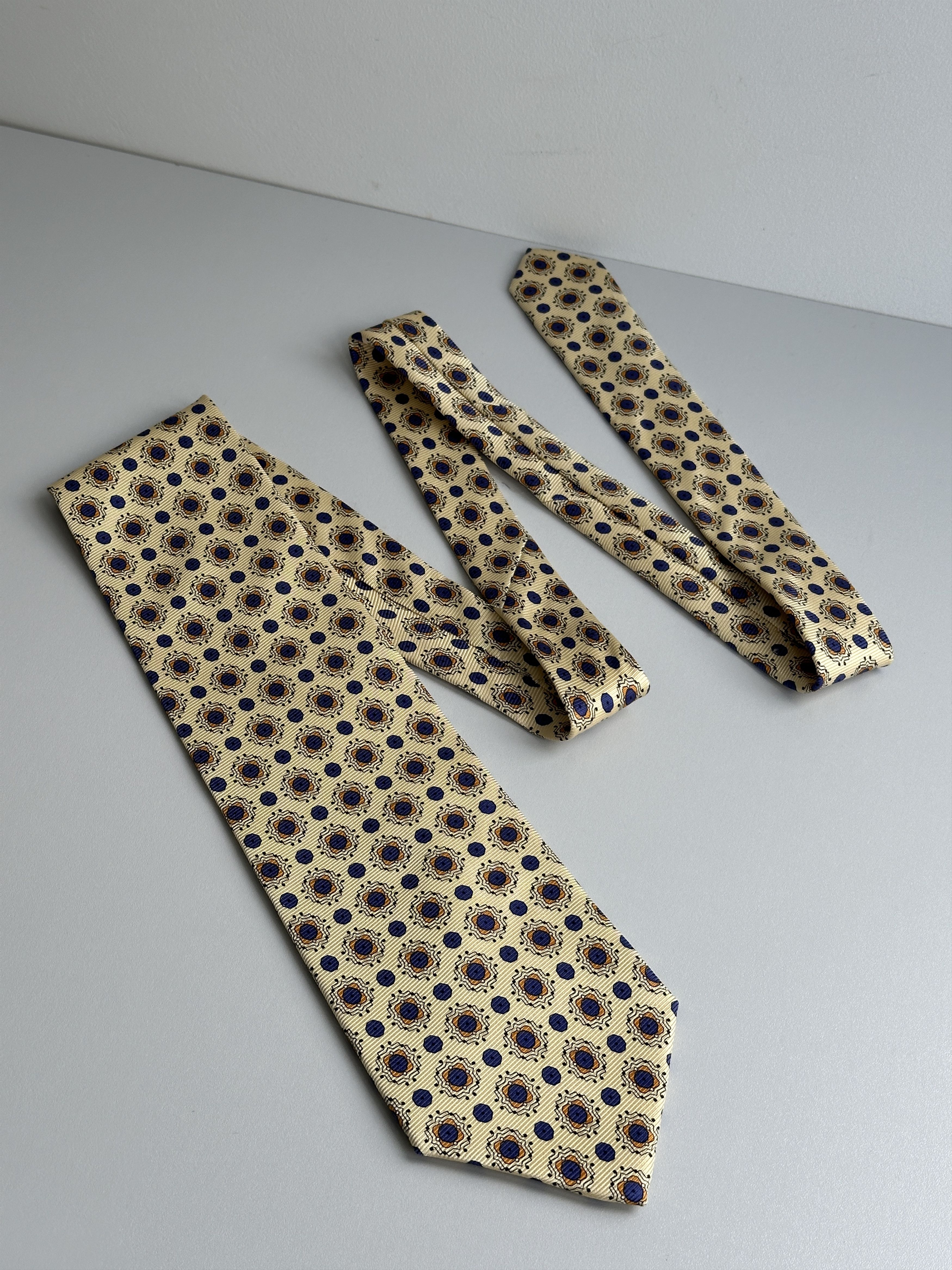 Hugo Boss × Vintage Vintage Hugo Boss Silk Tie Size ONE SIZE - 1 Thumbnail