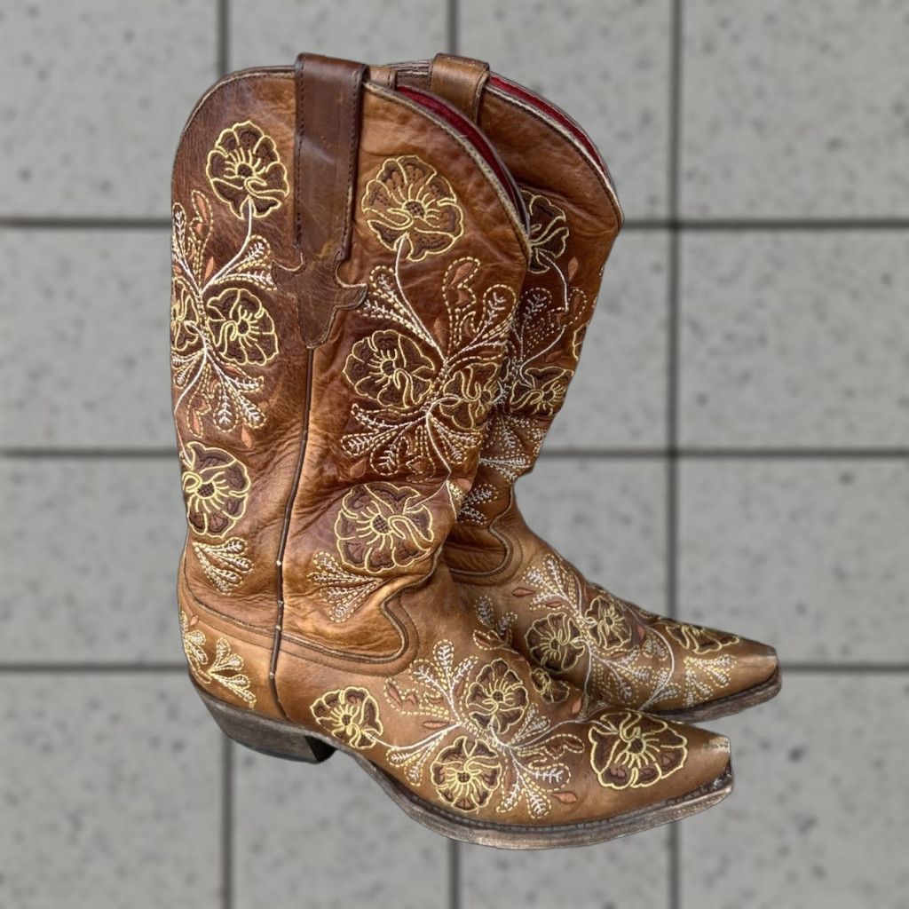 Vintage VINTAGE Macie Bean Bent Western Boots Women Brown Leather Floral Embroidered 8.5 Shoes/Boots Size US 9 / IT 39 - 1 Thumbnail