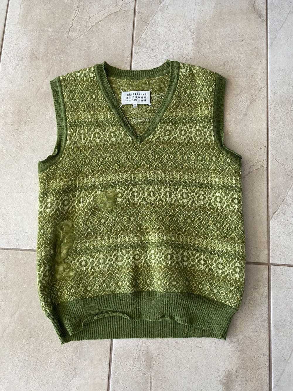 Maison Margiela o1tko10526 Distressed Jacquard Knit Vest in Khaki Size XS / US 0-2 / IT 36-38 - 1 Thumbnail