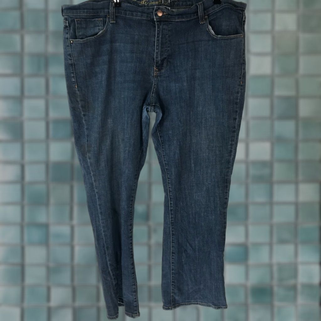 Old Navy Old Navy Jeans Denim Stretch Flat Front Casual 18 Short Blue Regular 5-Pocket Womens Size 40" / US 18 - 1 Thumbnail