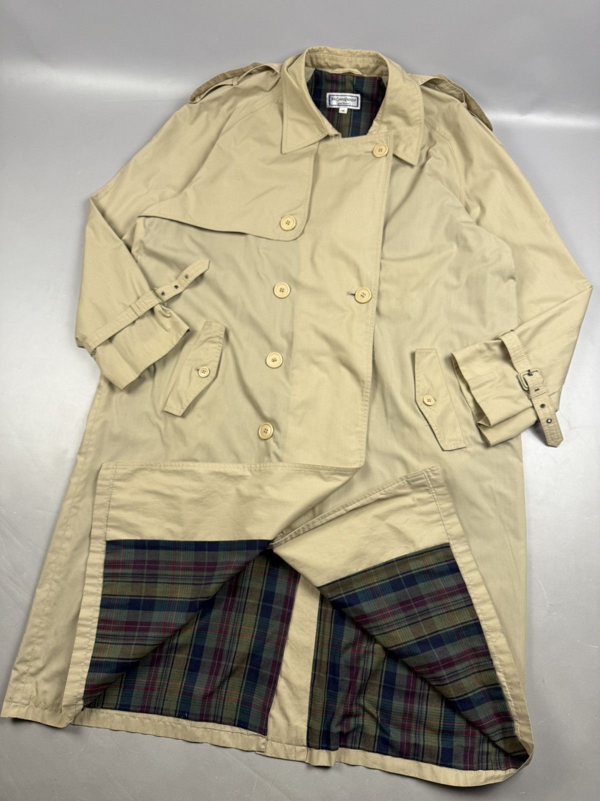 Yves Saint Laurent Yves saint lauren trench coat beige luxury vintage size XL Size US XL / EU 56 / 4 - 4 Thumbnail
