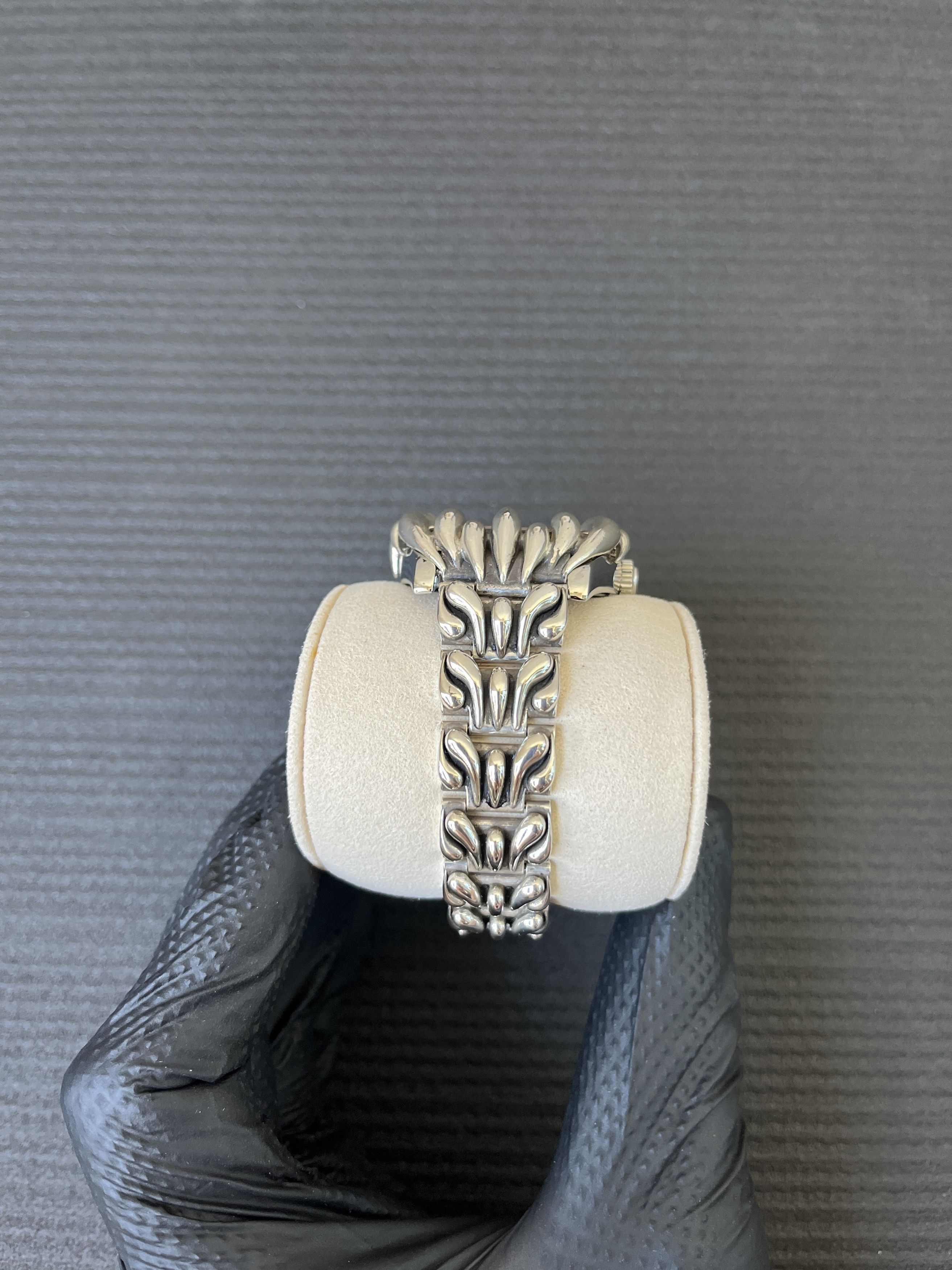 Alabaster Industries Alabaster Industries Red Web Spider Stainless Steel Watch Size 40 - 6 Thumbnail