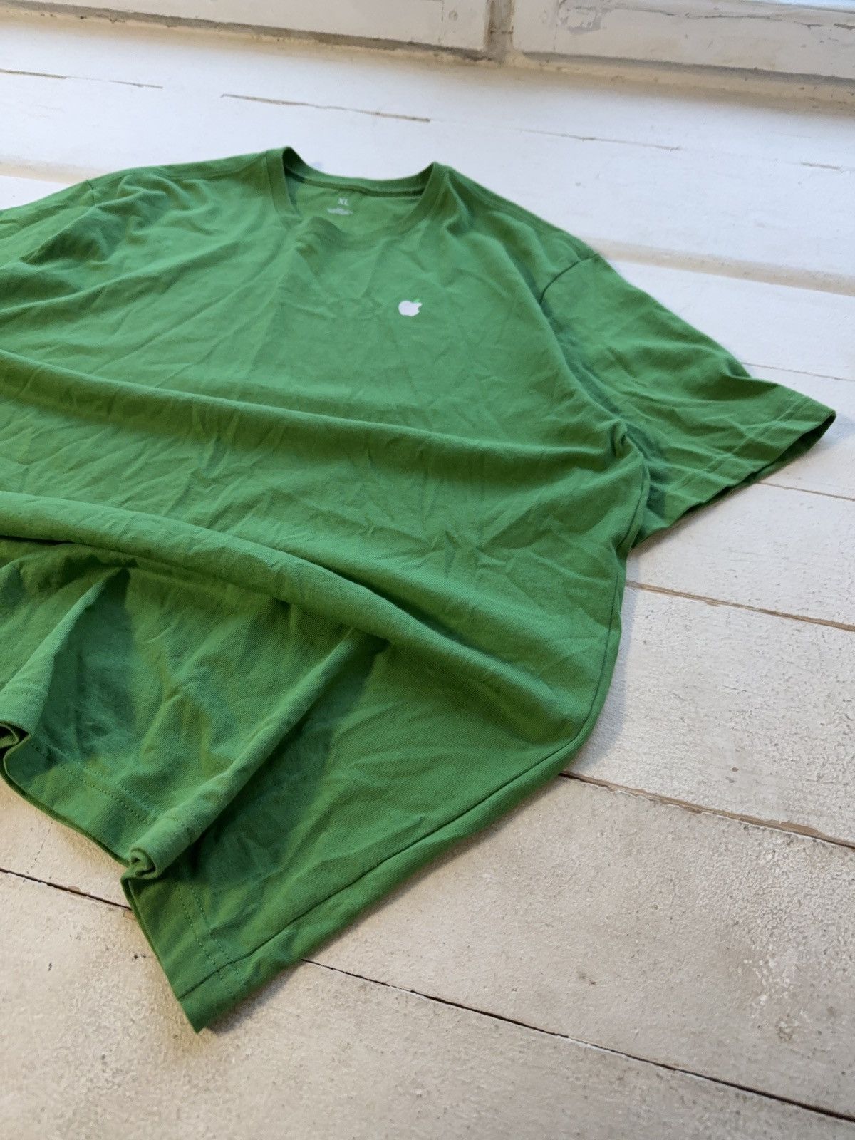 Apple 00s Apple Green Logo Minimal Corporate Promo T-Shirt XL Size US XL / EU 56 / 4 - 3 Thumbnail