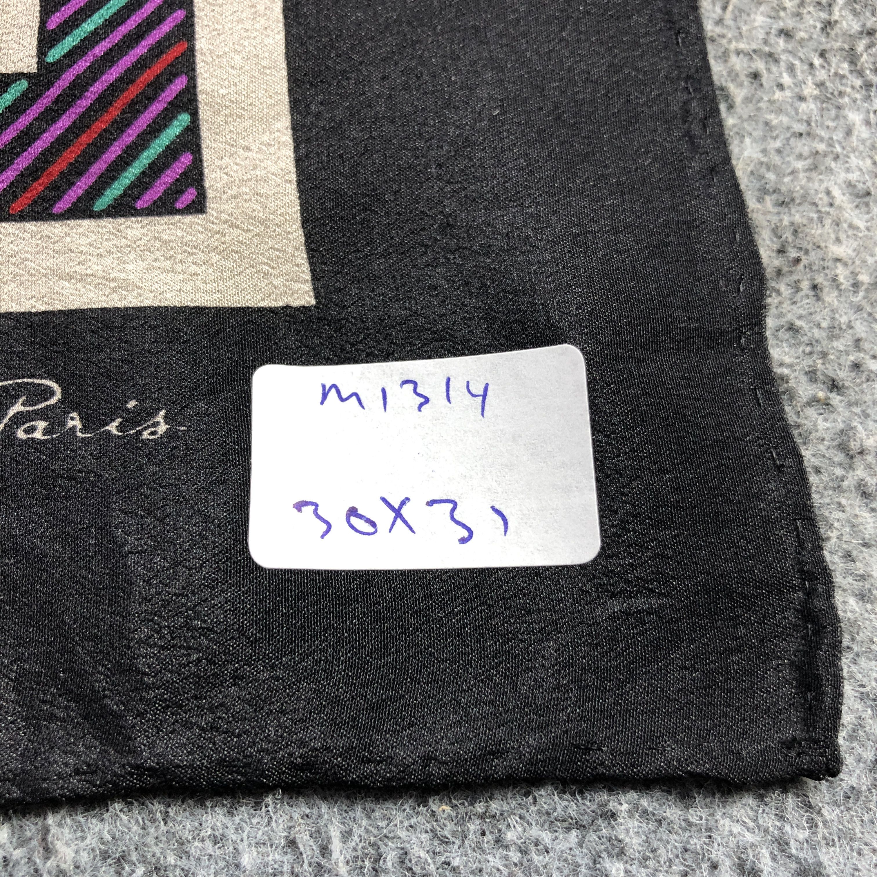 Vintage Vintage Luxury Checkered Hand Rolled Silk Scarf M1314 Size ONE SIZE - 7 Thumbnail