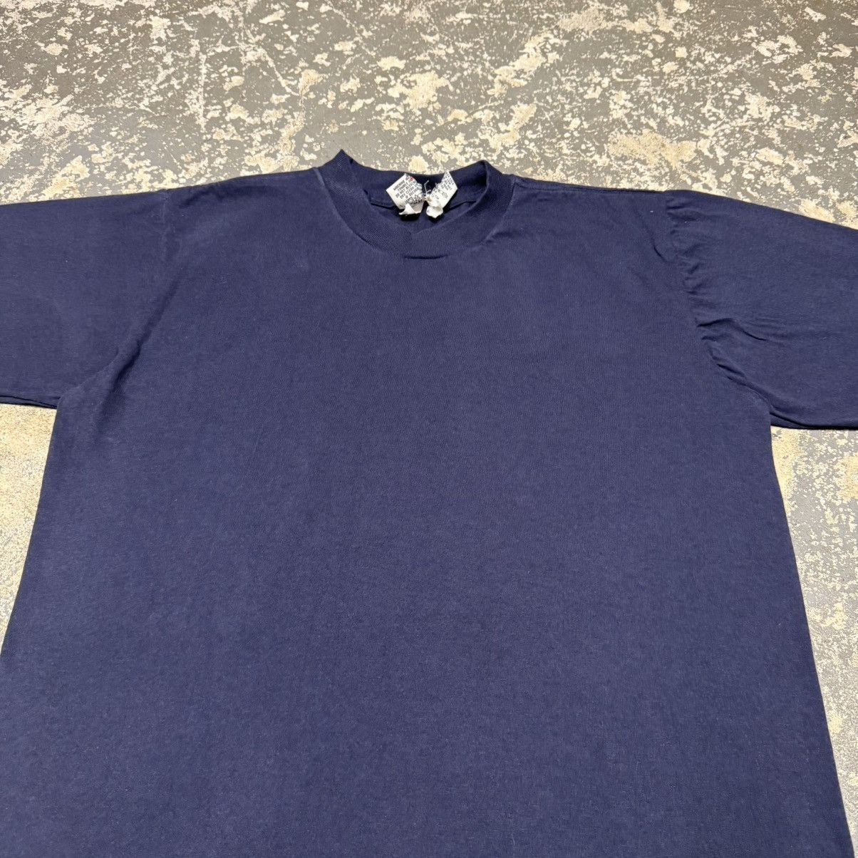 Nutmeg Vintage Nutmeg Mills Navy Blank 90s Single Stitch Tshirt USA Size US L / EU 52-54 / 3 - 7 Thumbnail