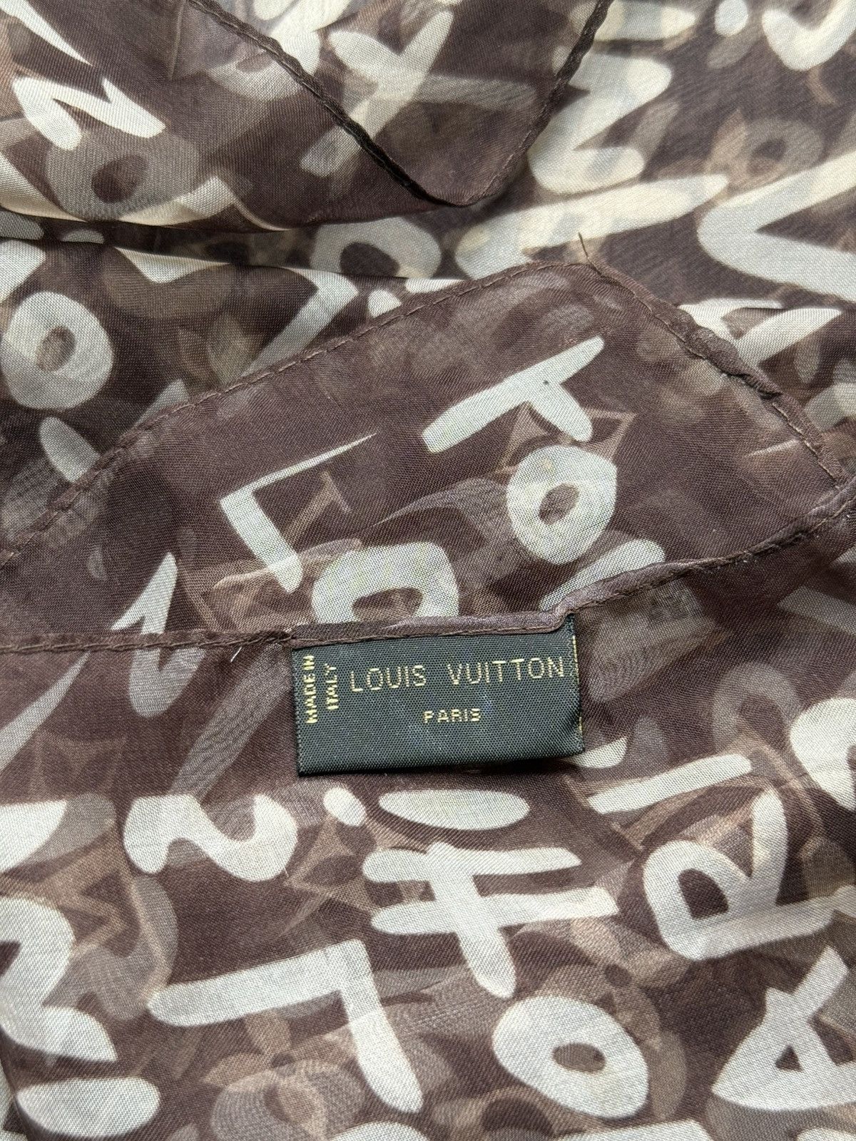 Louis Vuitton Louis Vuitton LV 100% Silk Big Scarf Shawl Size ONE SIZE - 8 Thumbnail