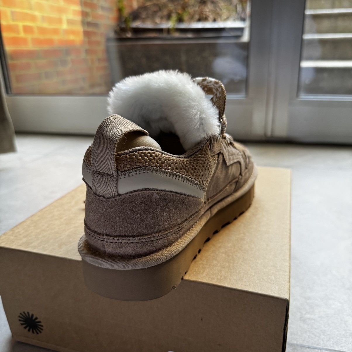 Ugg UGG Lowmel Sand Sneaker with Original Package EU 38/ US 7.5 Size US 8 / IT 38 - 9 Thumbnail