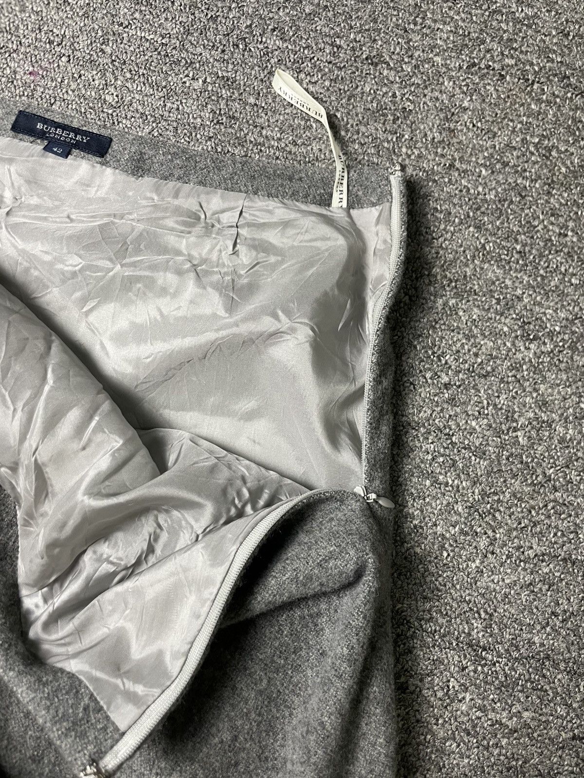 Burberry × Vintage Burberry London Asymmetric Skirt (57) Size 30" / US 8 / IT 44 - 6 Thumbnail