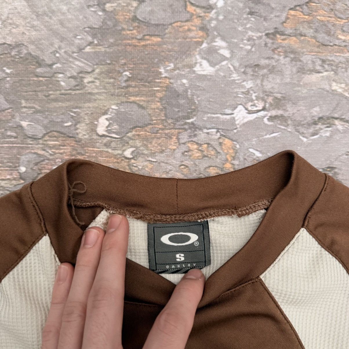 Oakley Vintage 00s Oakley Center Logo Mocha Brown L/S Shirt Y2K Size US M / EU 48-50 / 2 - 4 Thumbnail