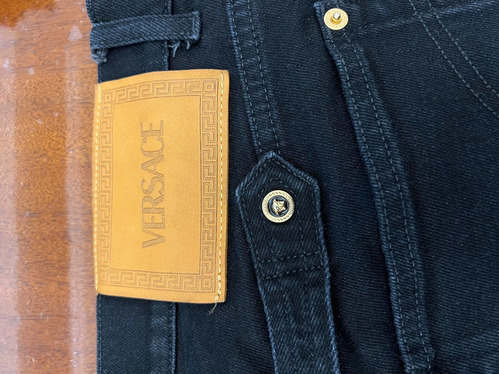 Versace Versace New 32 Jeans Knee Rip Gold Medusa Bk Head Size US 32 / EU 48 - 7 Thumbnail