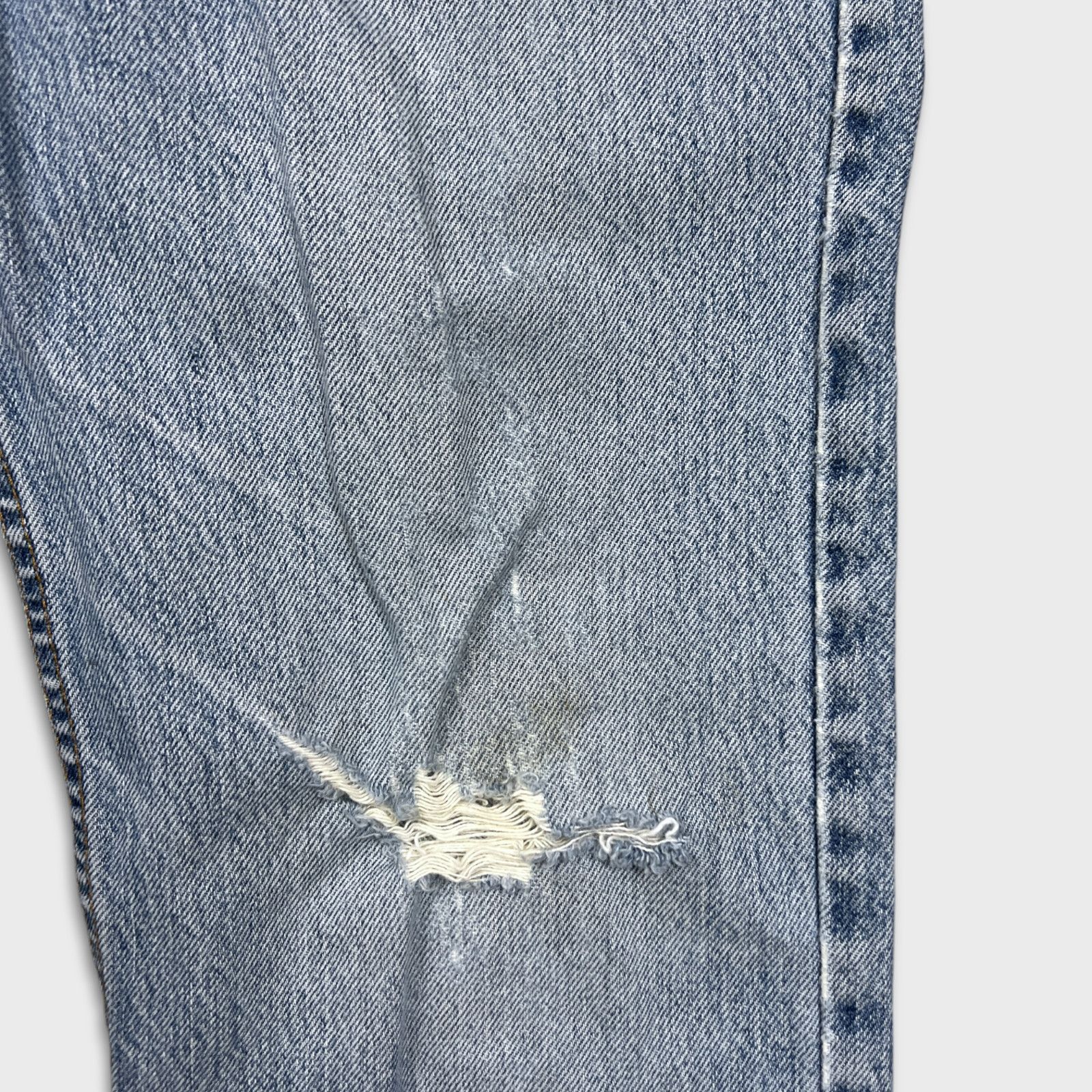 Levi's × Vintage VTG 90s Levi's 516 Slim Fit Straight Thrashed Jeans 32x32 Size US 32 / EU 48 - 4 Thumbnail