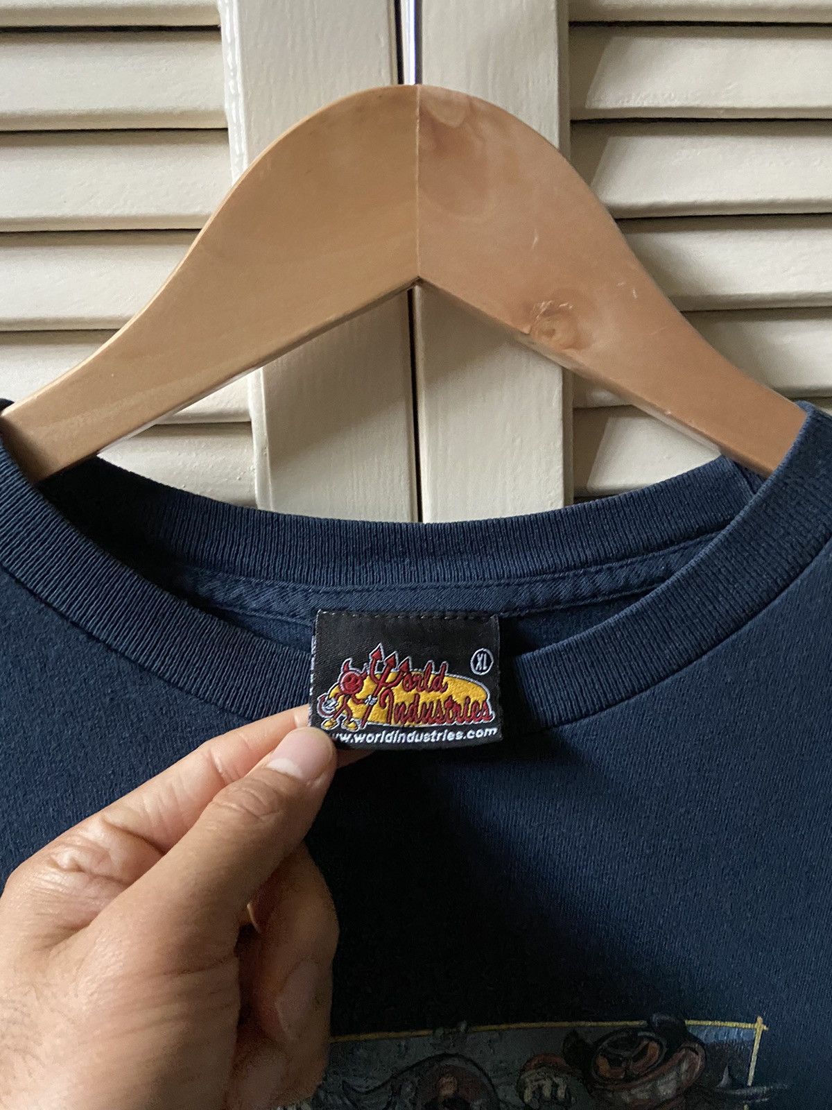 Vintage RARE Vintage World Industries Navy Blue Skate Tee T-Shirt Size US XL / EU 56 / 4 - 6 Thumbnail