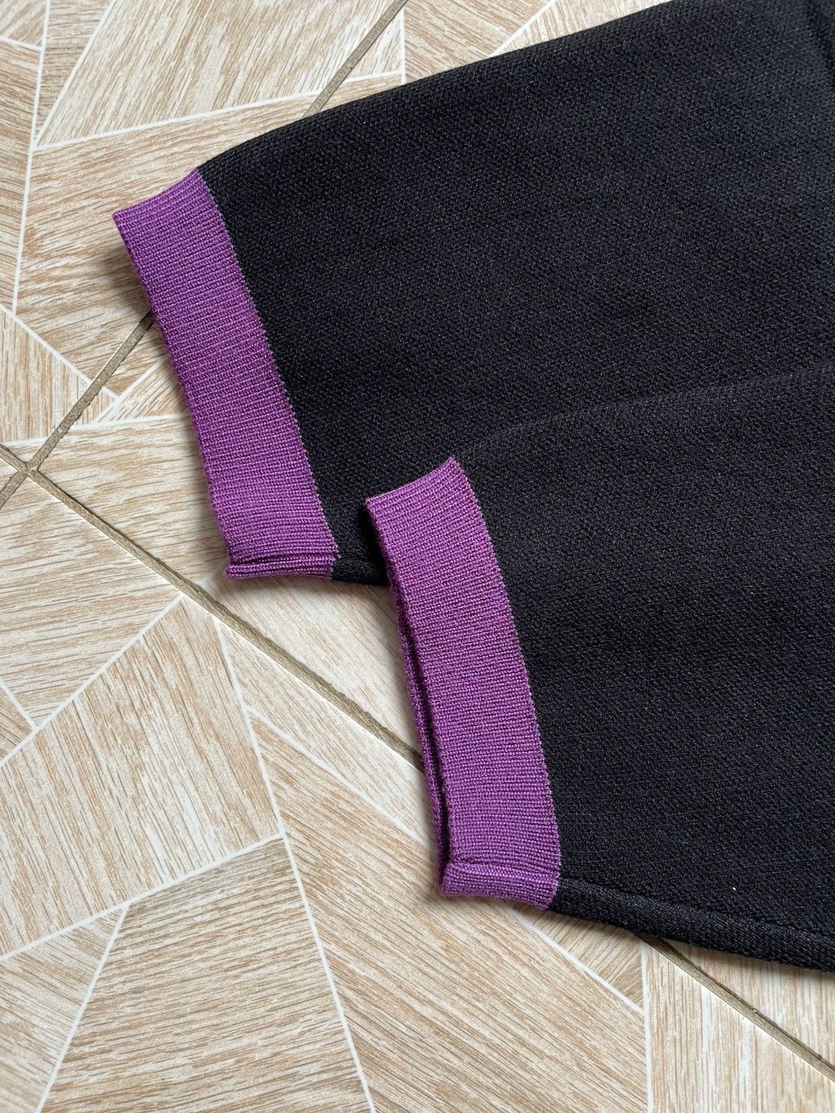 Other Black Purple Illusion Sweater with Trapped Figures & Hands Size US L / EU 52-54 / 3 - 5 Thumbnail