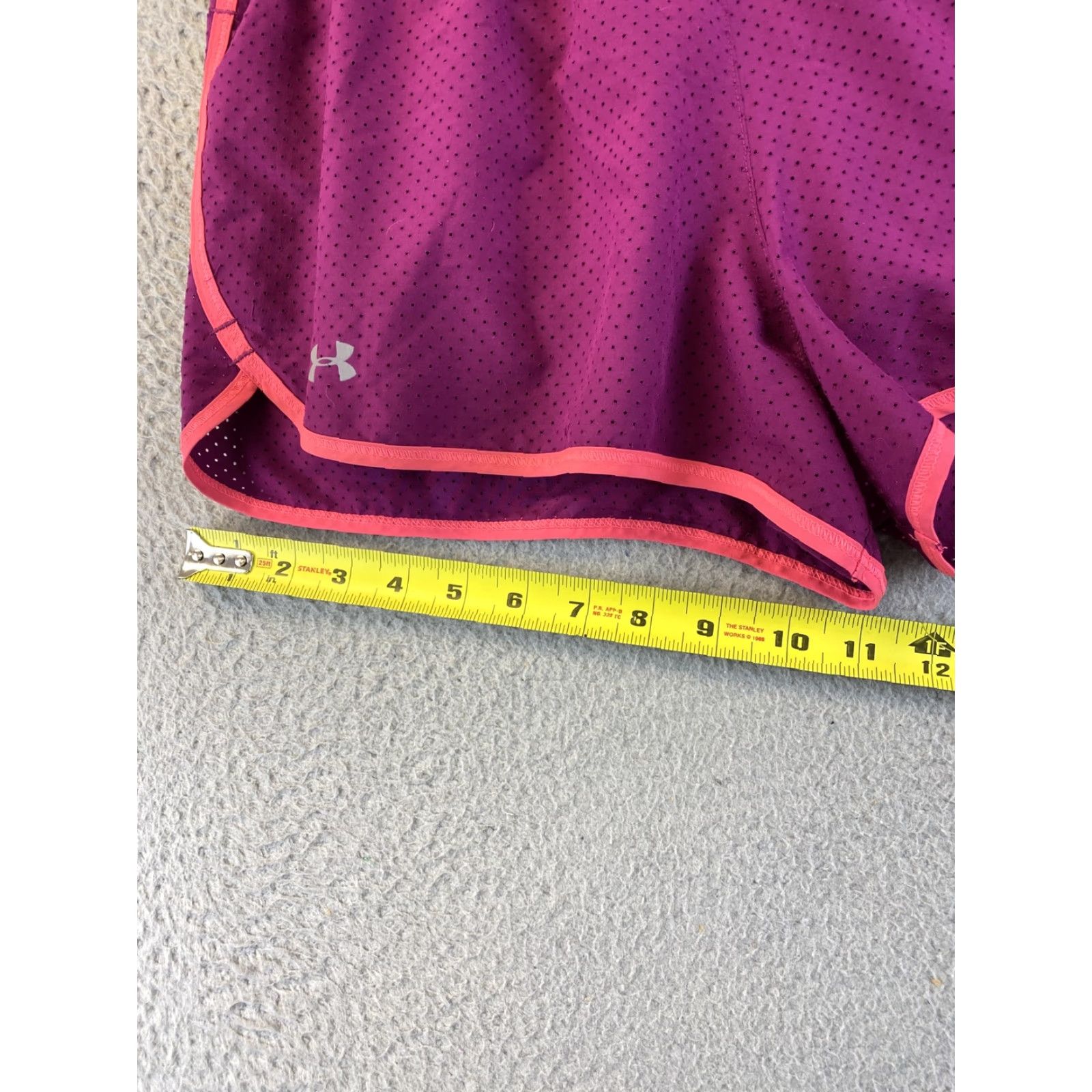 Under Armour Under Armour Women's Running Shorts Purple M Vented 86-59 Regular Inseam 3.5 in Athletic Logo Built In Brief Size 32" / US 10 / IT 46 - 7 Thumbnail