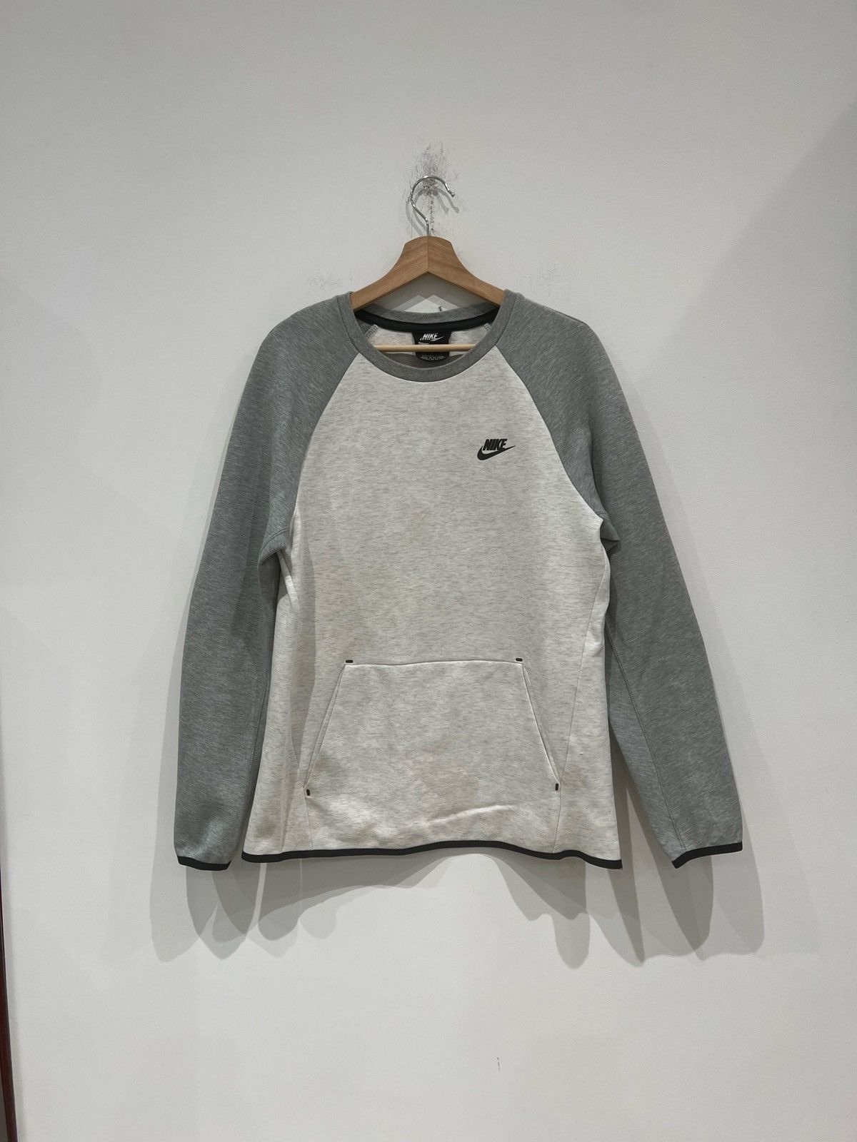 Nike Nike Tech Fleece Crewneck White/Grey Size: S Size US S / EU 44-46 / 1 - 1 Thumbnail