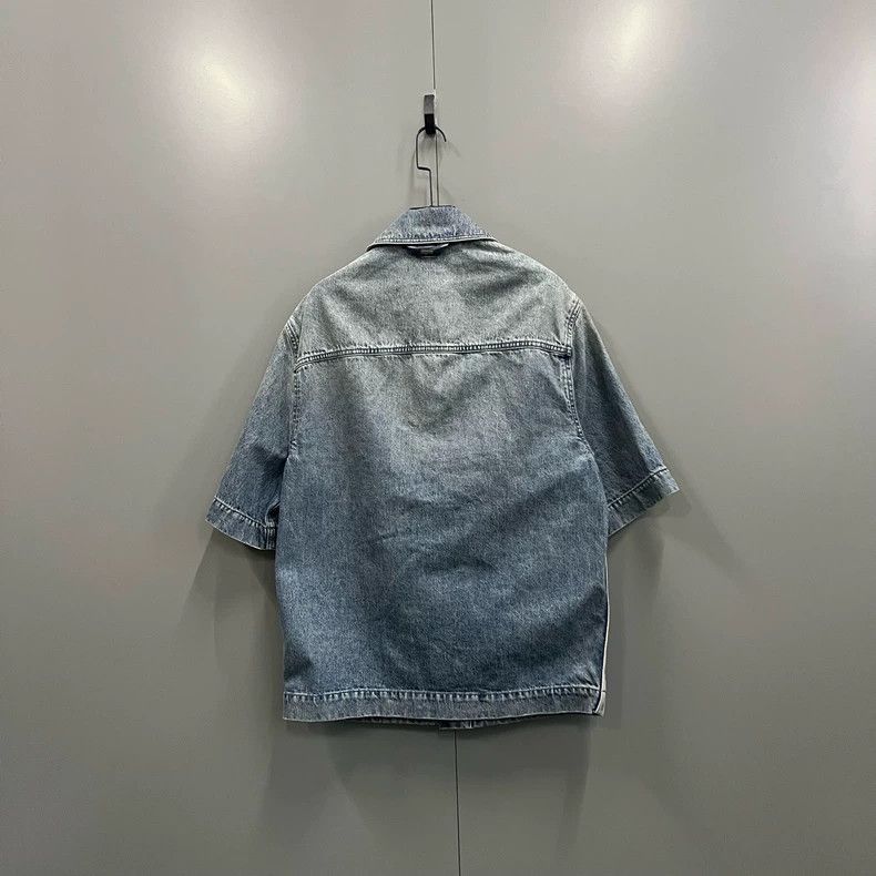 Louis Vuitton Louis Vuitton Blue brand logo embossed denim shirt 2501-Nex Size US S / EU 44-46 / 1 - 2 Thumbnail