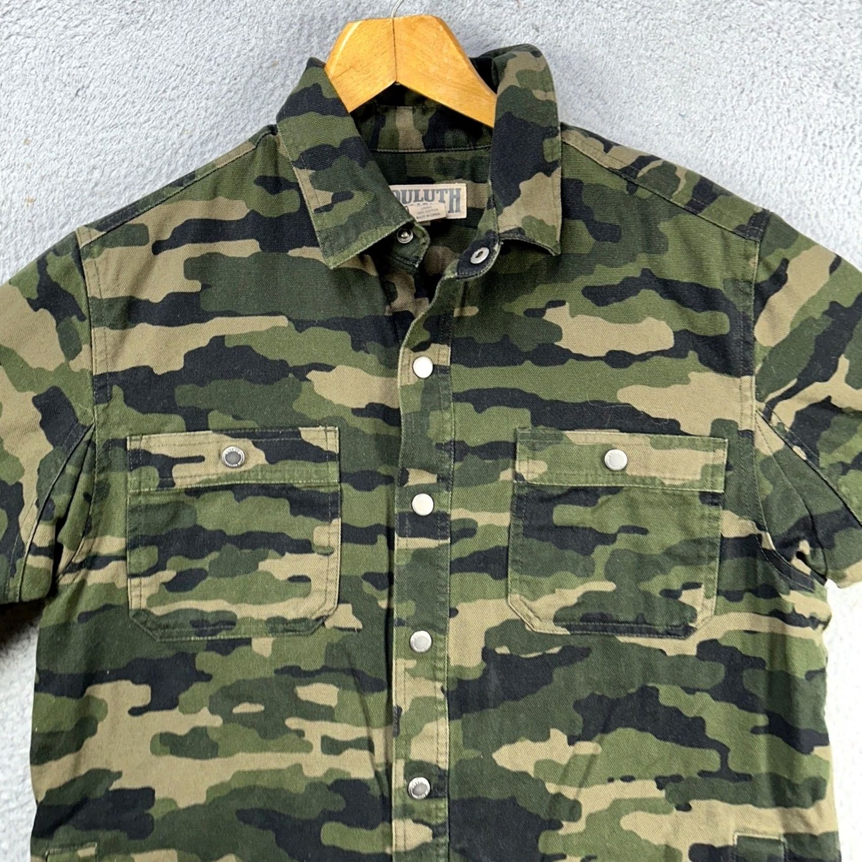 Duluth Trading Company Duluth Trading Co Shirt Shacket Mens Medium Green Camo Pocket Military Jacket Size US M / EU 48-50 / 2 - 2 Thumbnail