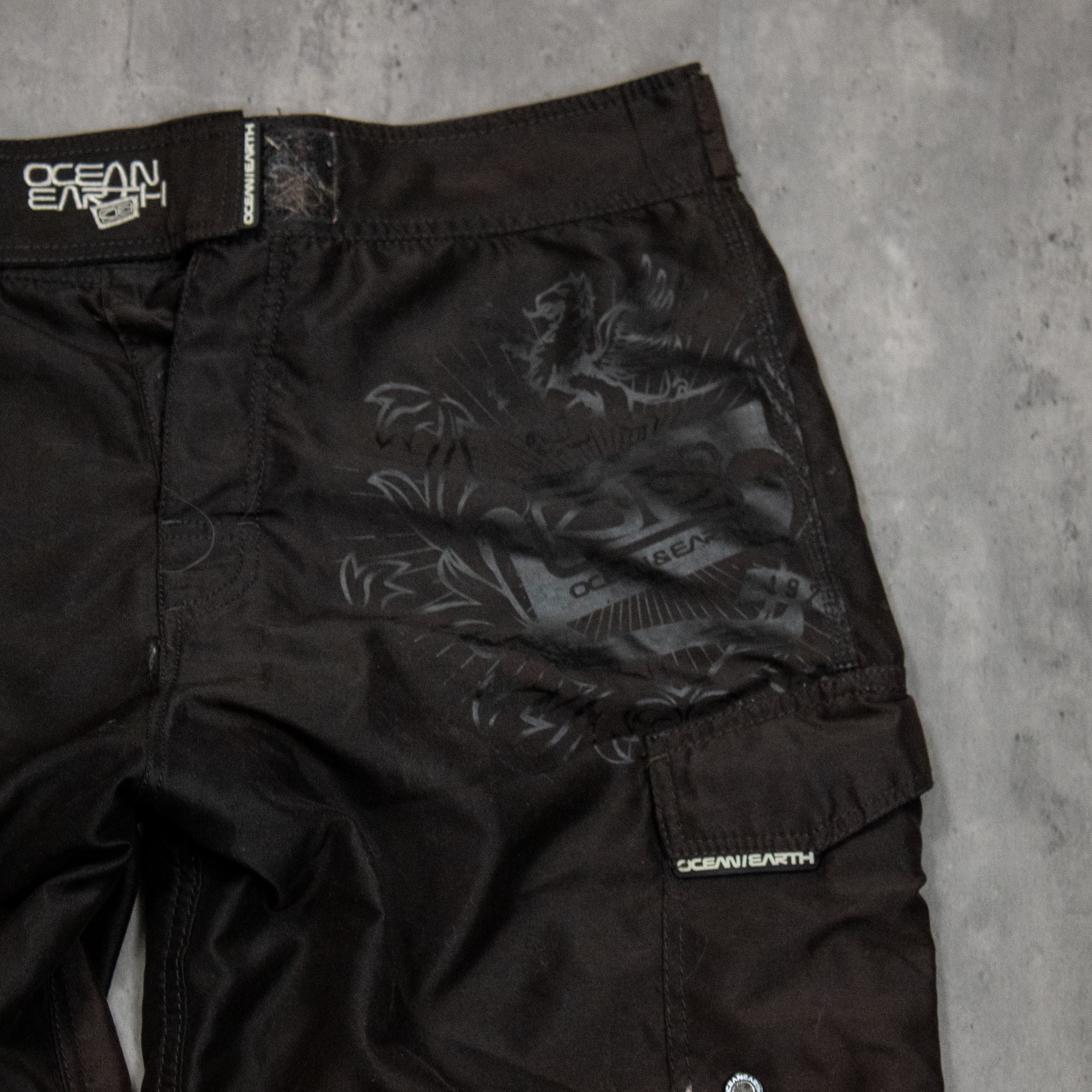 Japanese Brand Y2K 00's Tribal Baggy Long Inseam Cargo Water Swim Short's Size US 34 / EU 50 - 5 Thumbnail