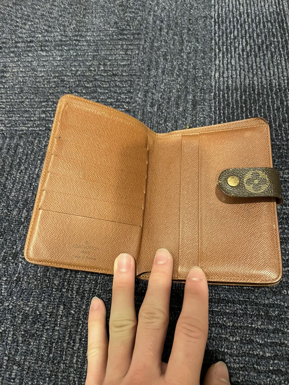 Louis Vuitton Louis Vuitton Bi-fold Wallet In Monogram Size ONE SIZE - 7 Thumbnail
